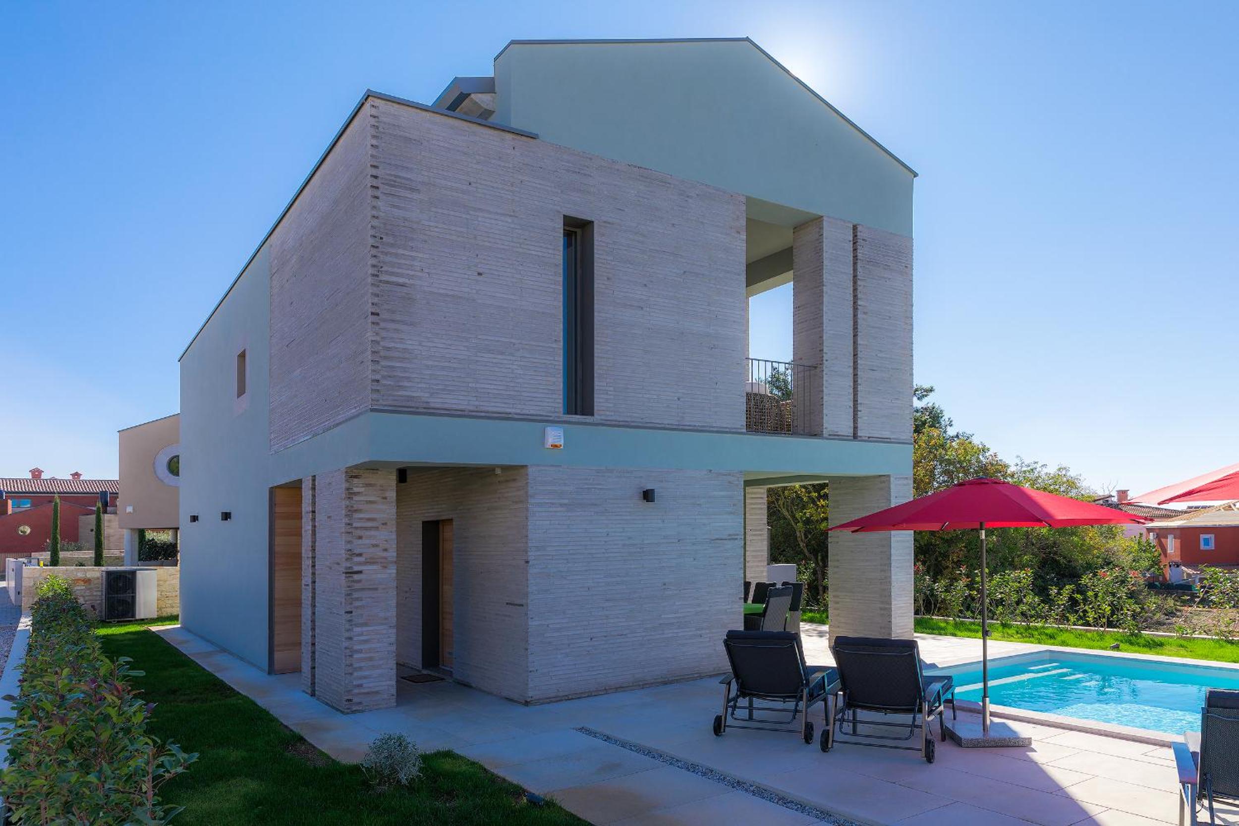 Three-Bedroom Villa with Private Pool photo 3