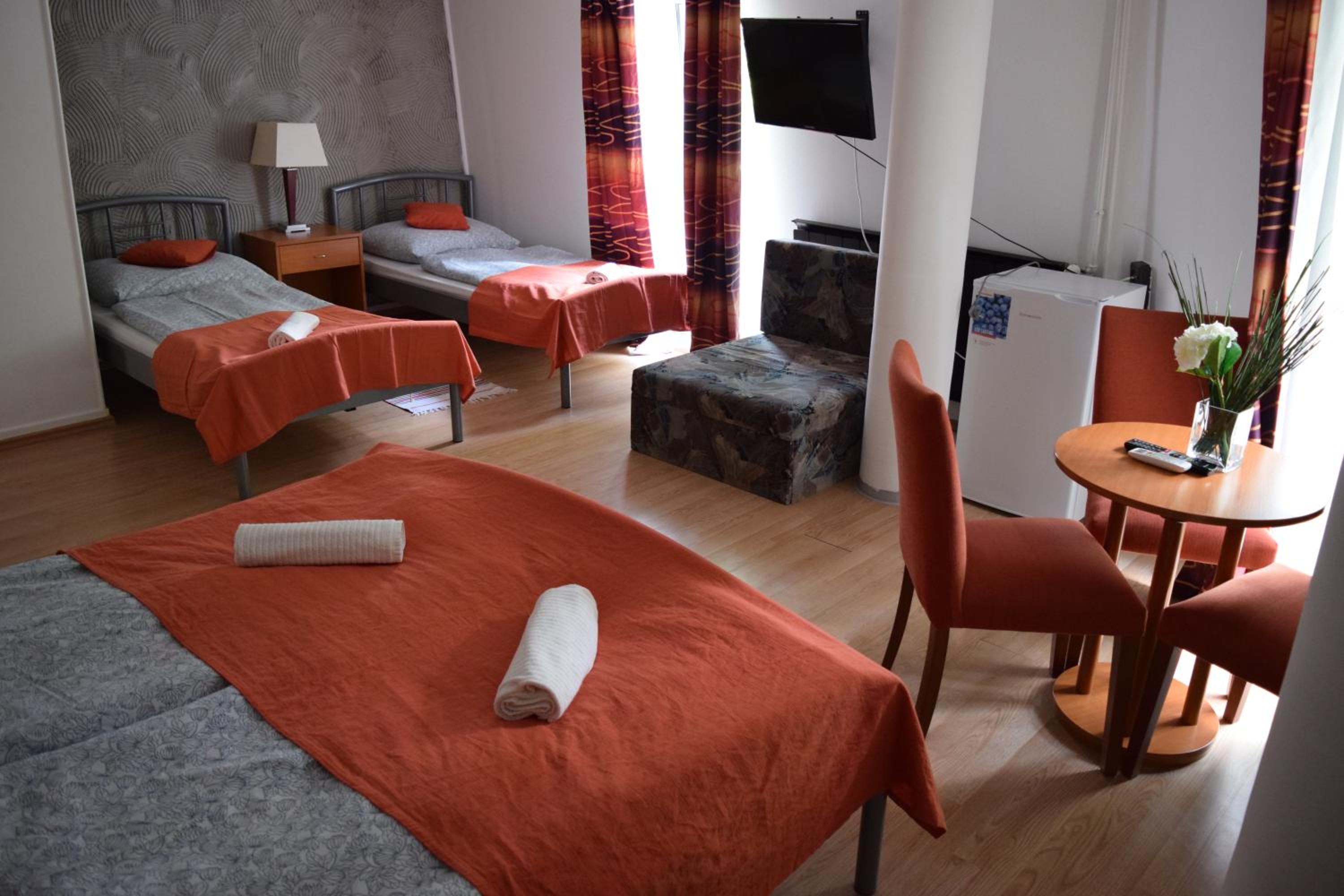 Quadruple Room - Photo 8