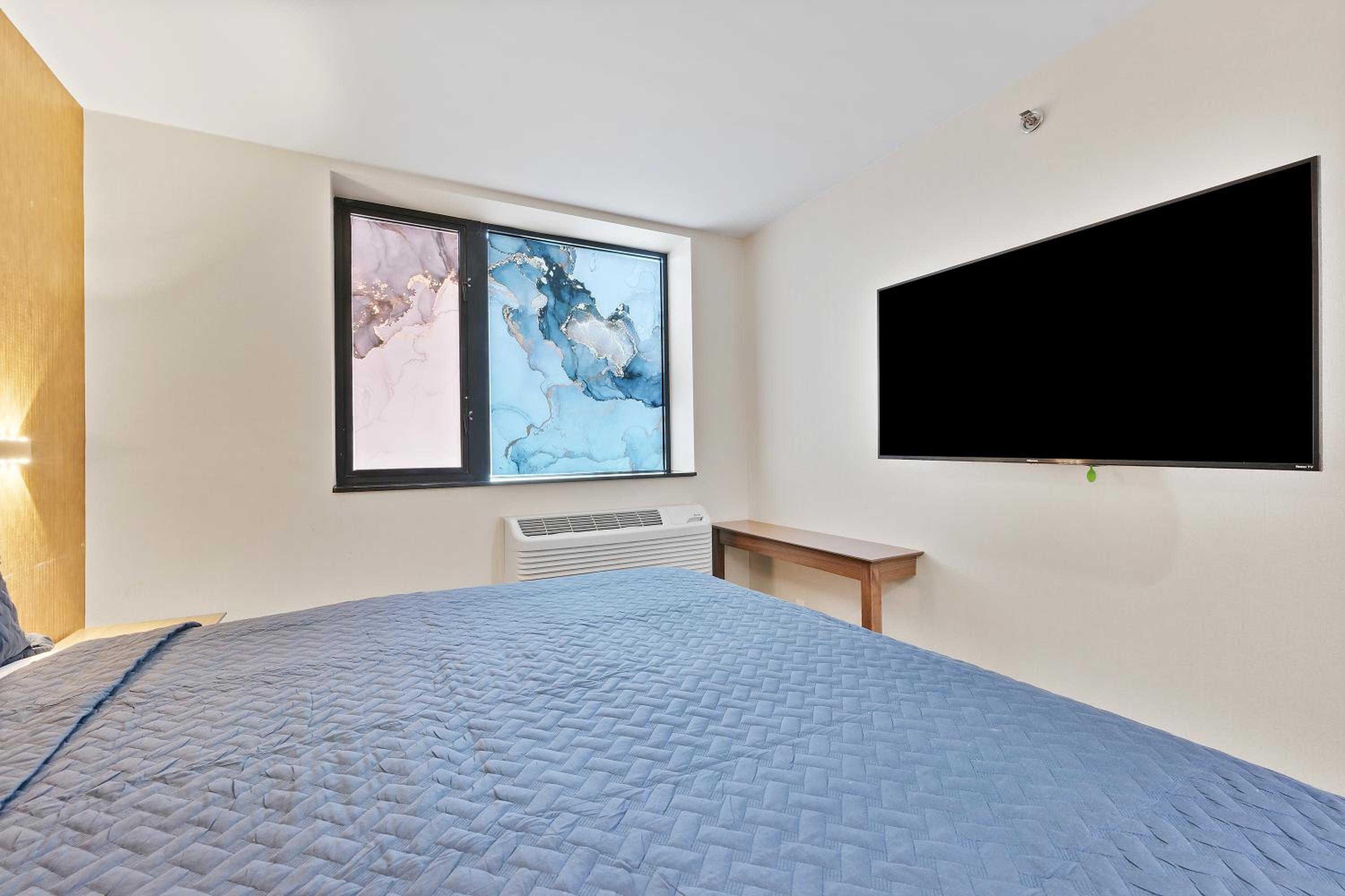 Deluxe King Room - Photo 4