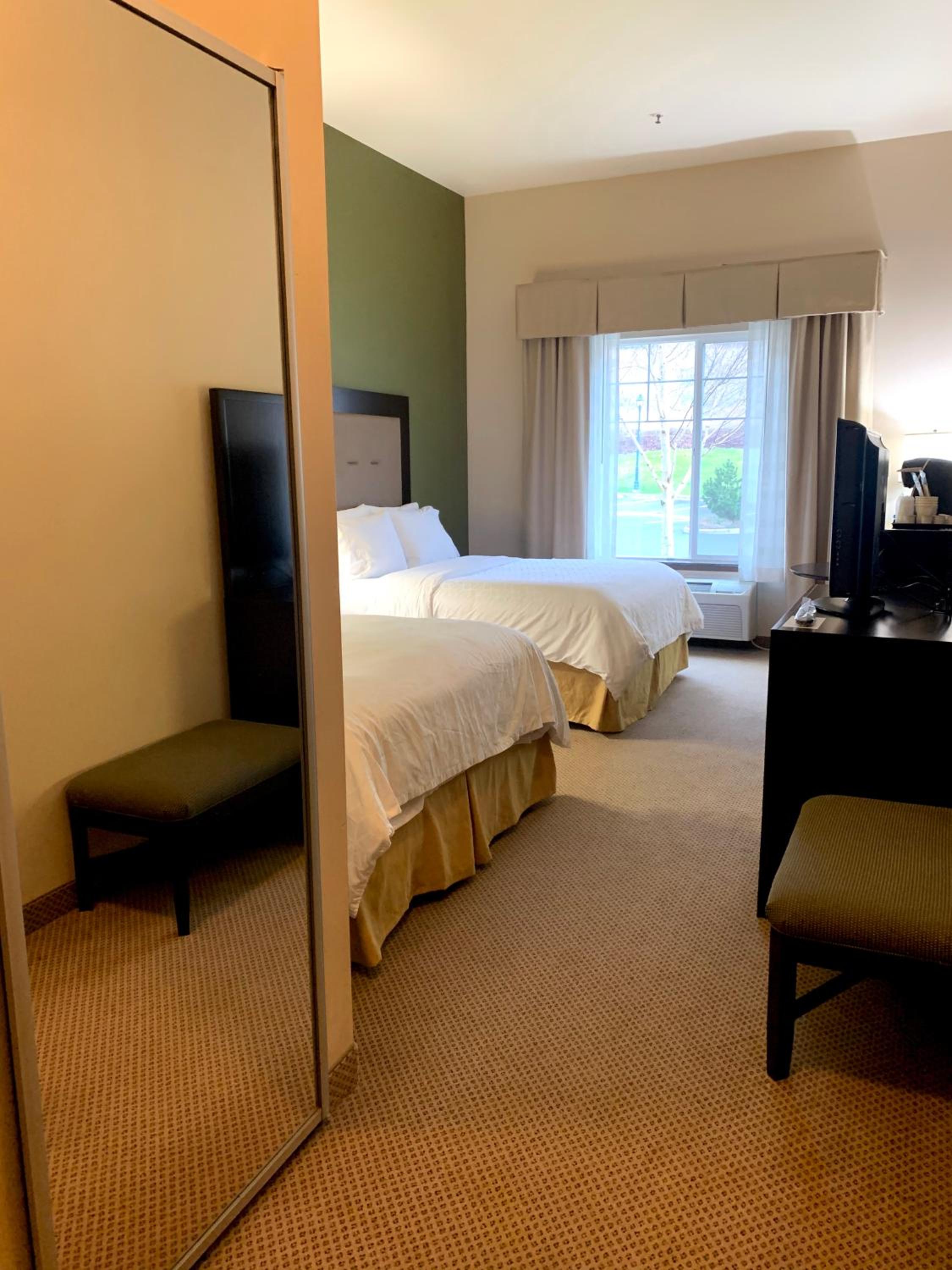 Standard Room with Two Queen Beds - Photo 1