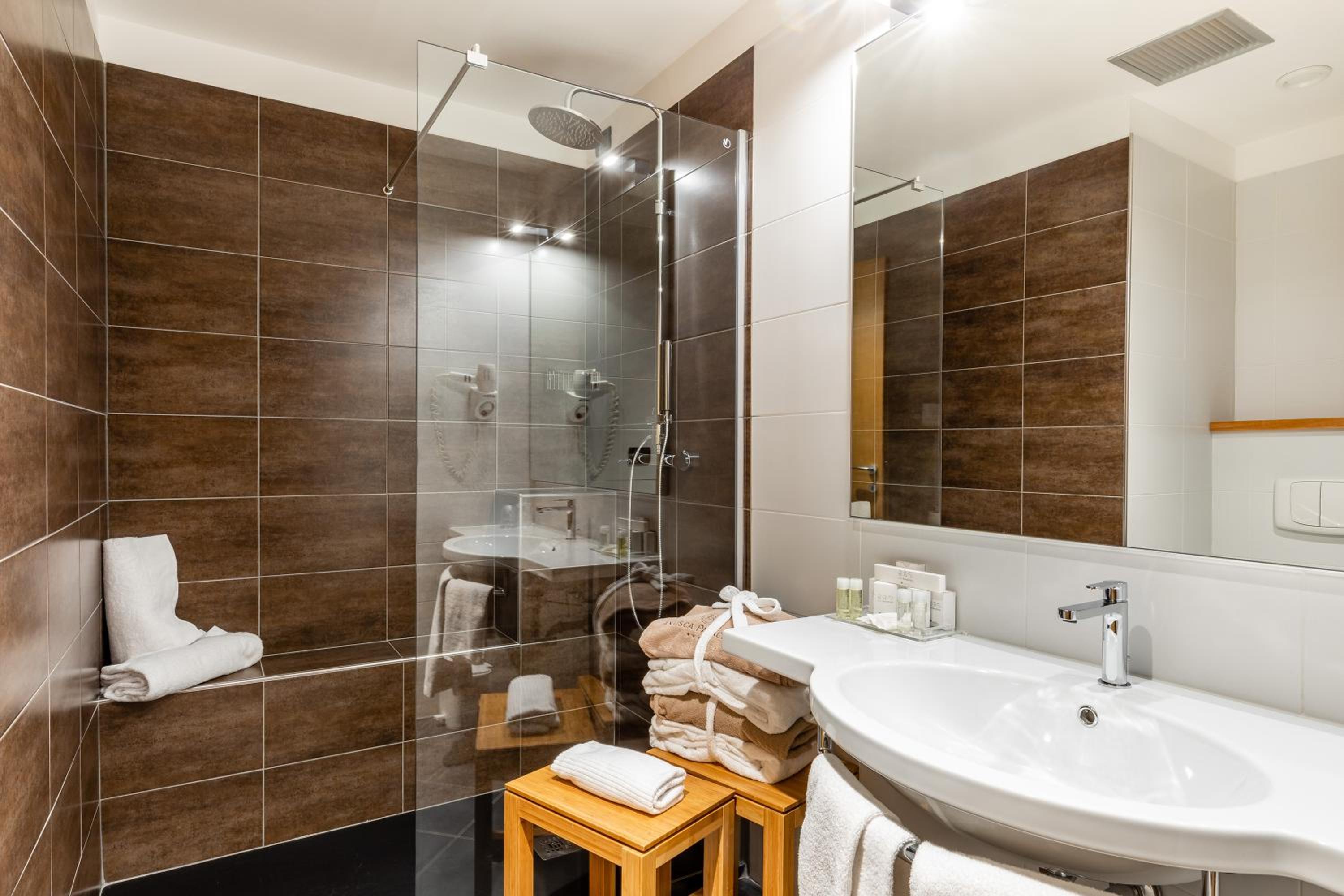 Suite - Photo 3