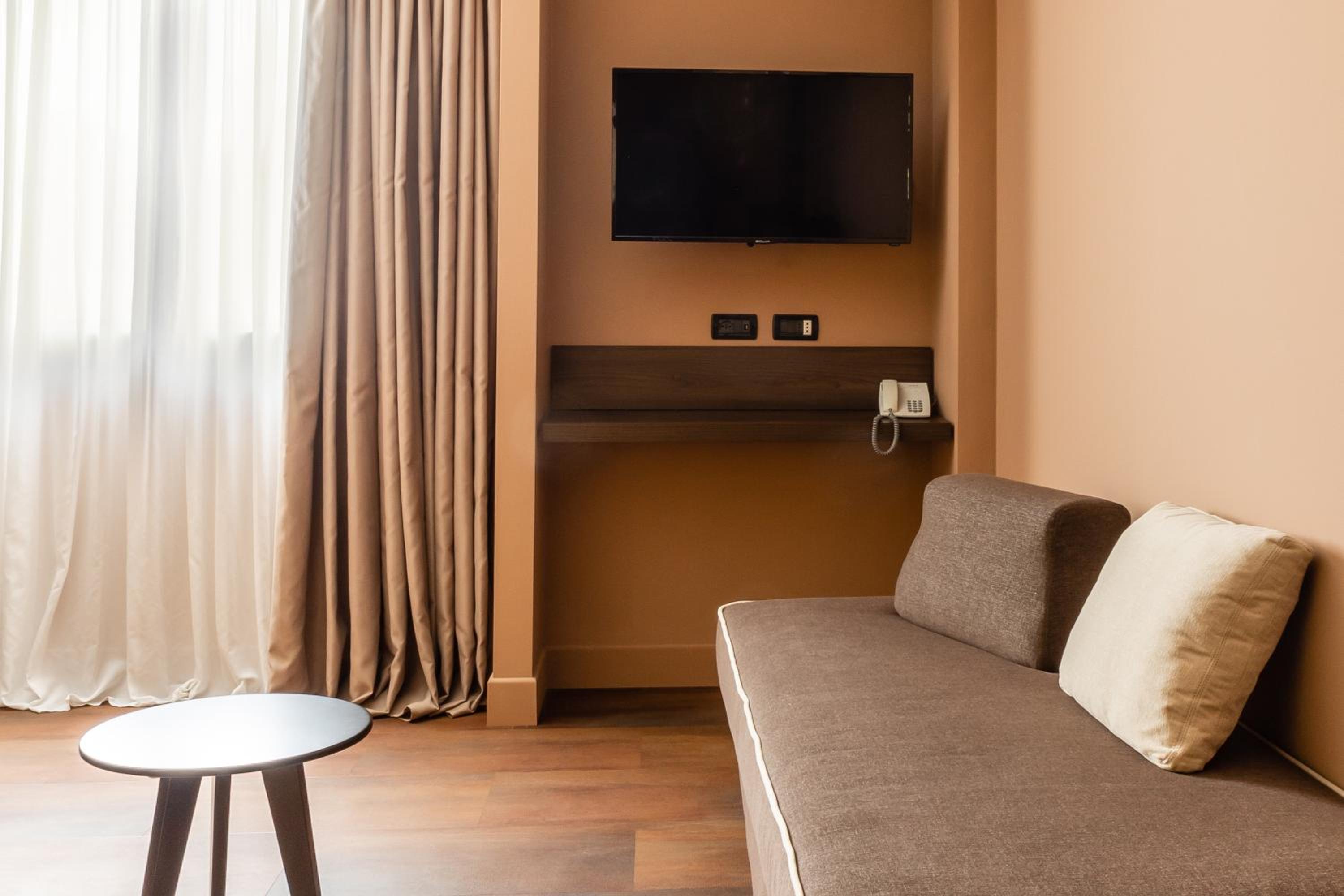 Suite - Photo 4