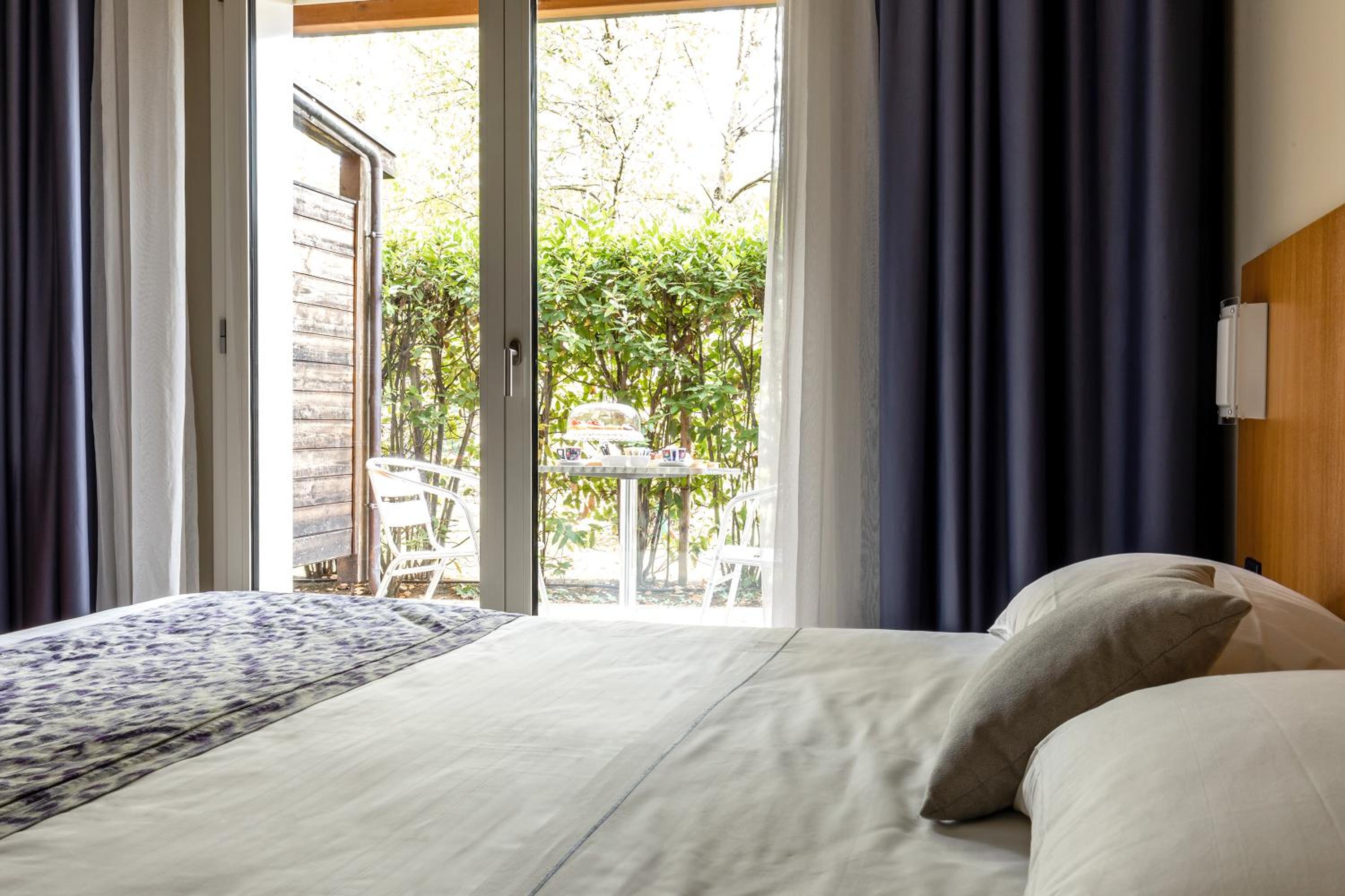 Double Room with Garden - Photo 4