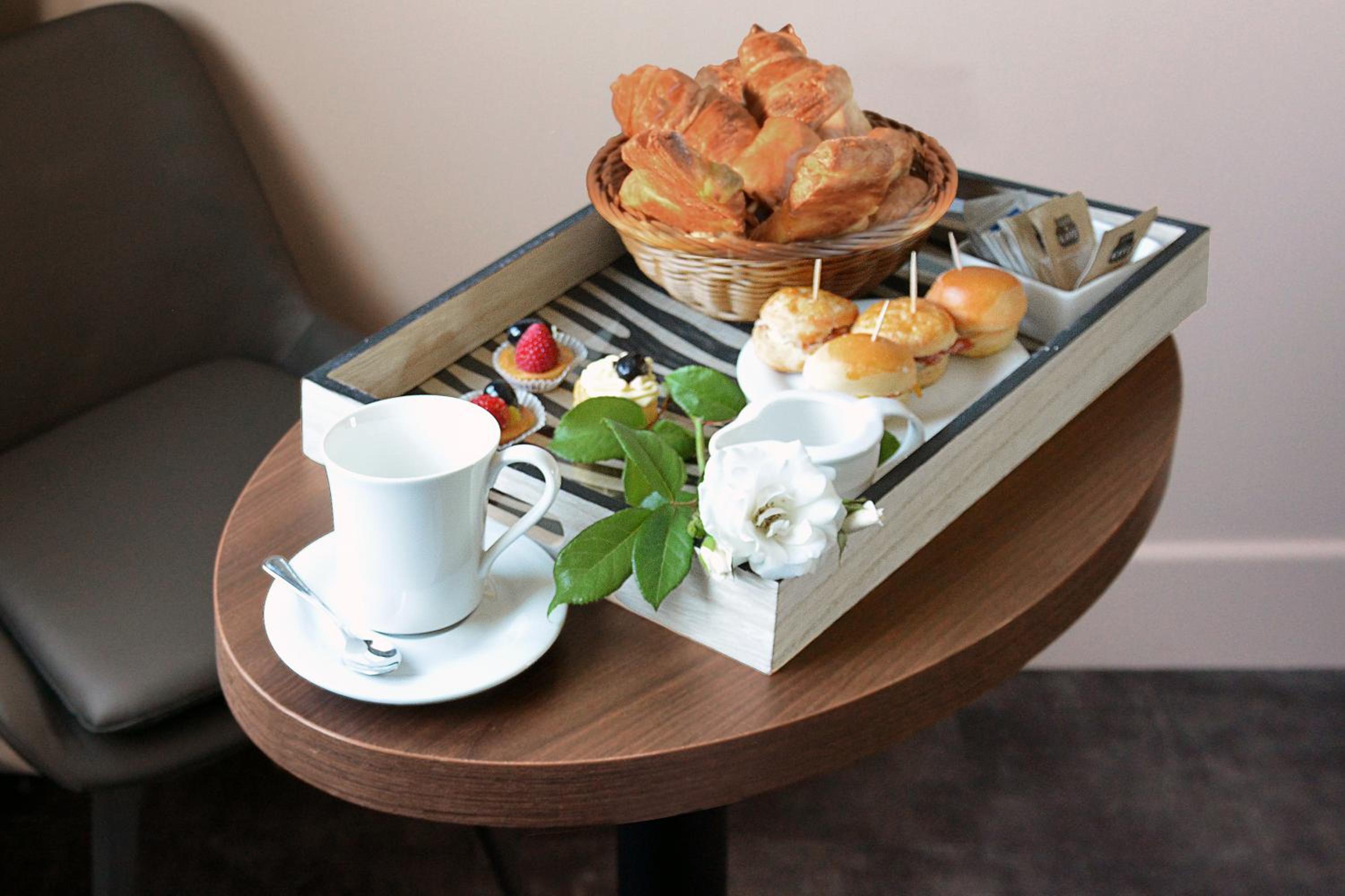 Standard Suite - Photo 3
