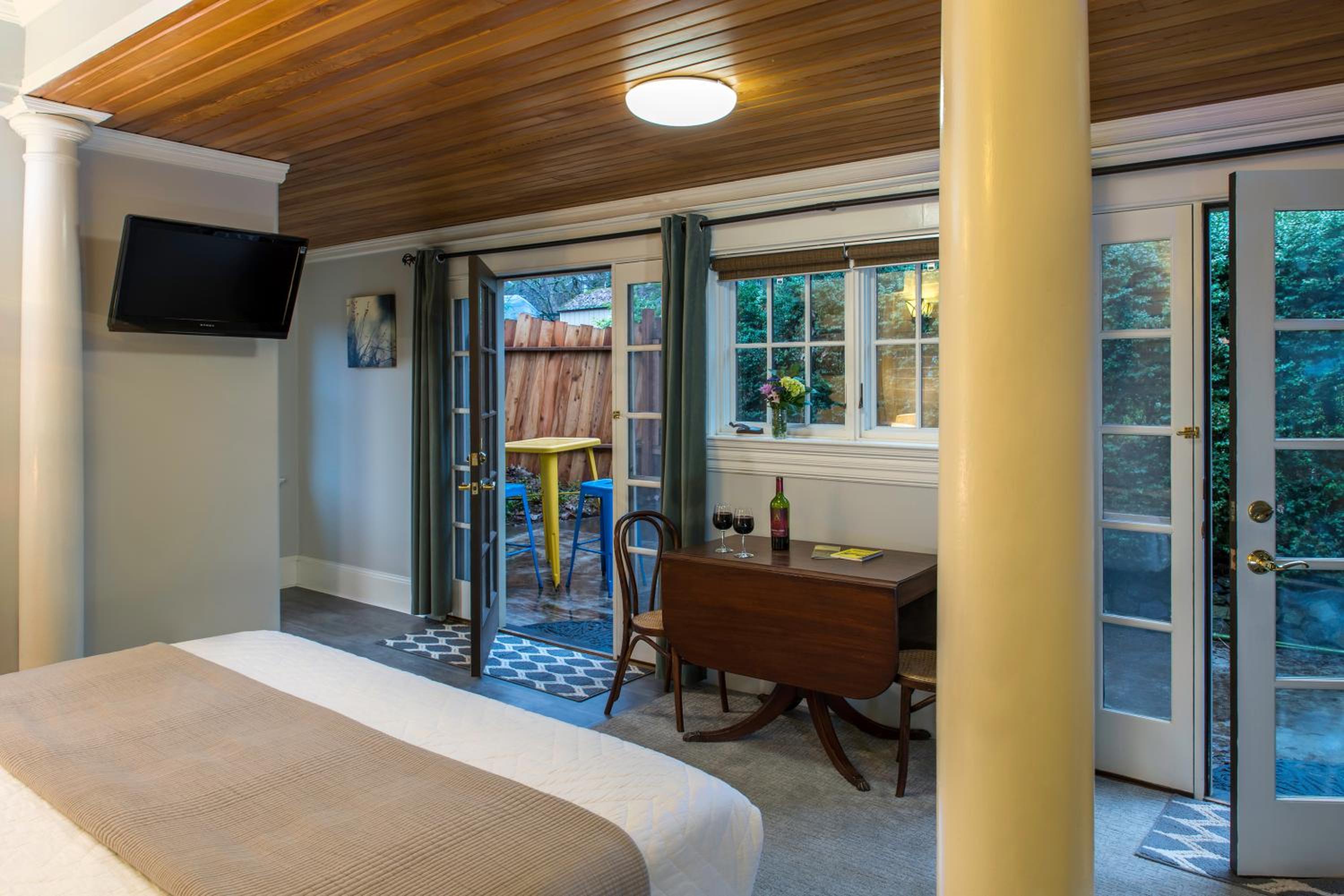 King Room with Garden View photo 1