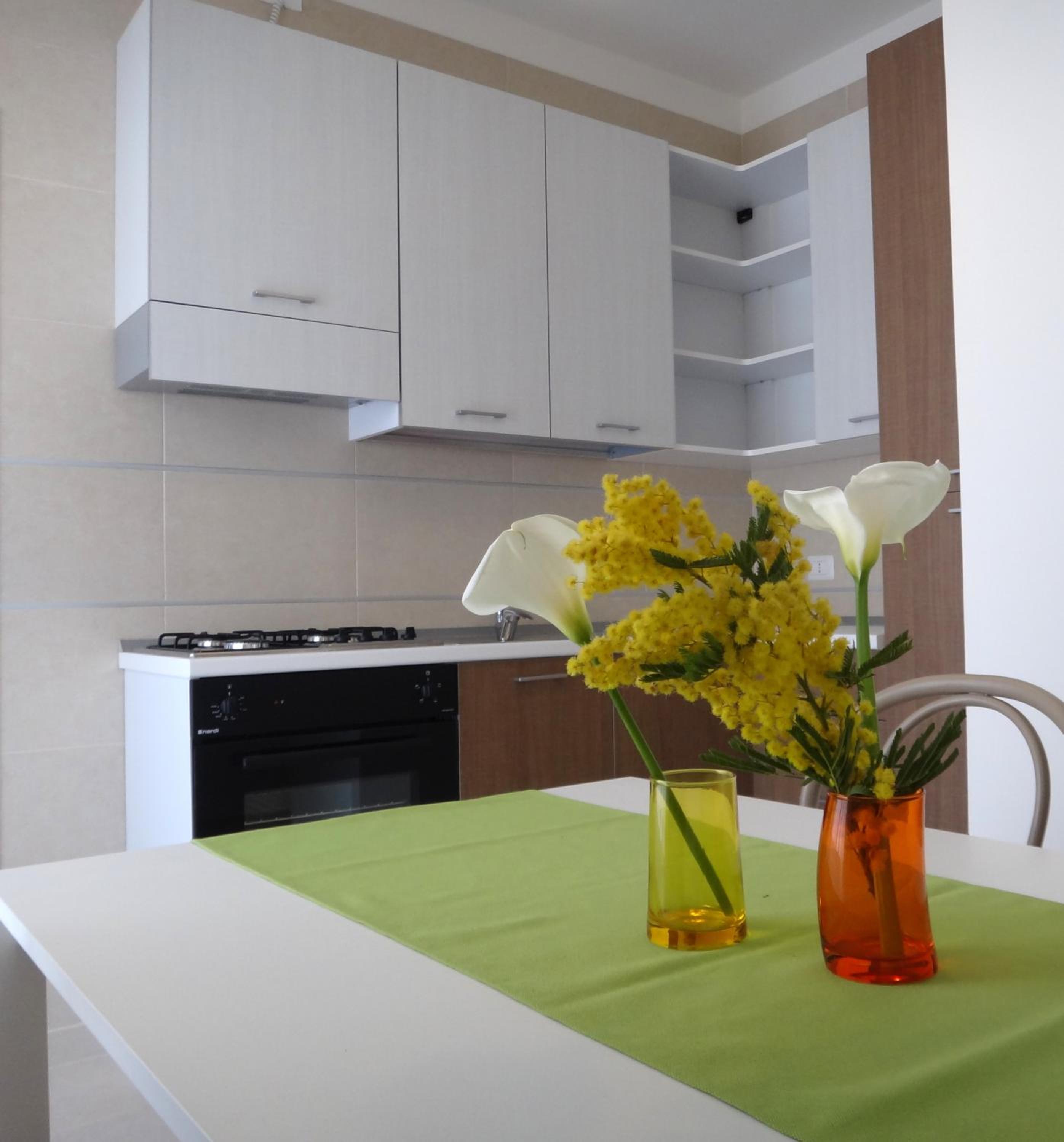 Apartment with Balcony - Photo 4