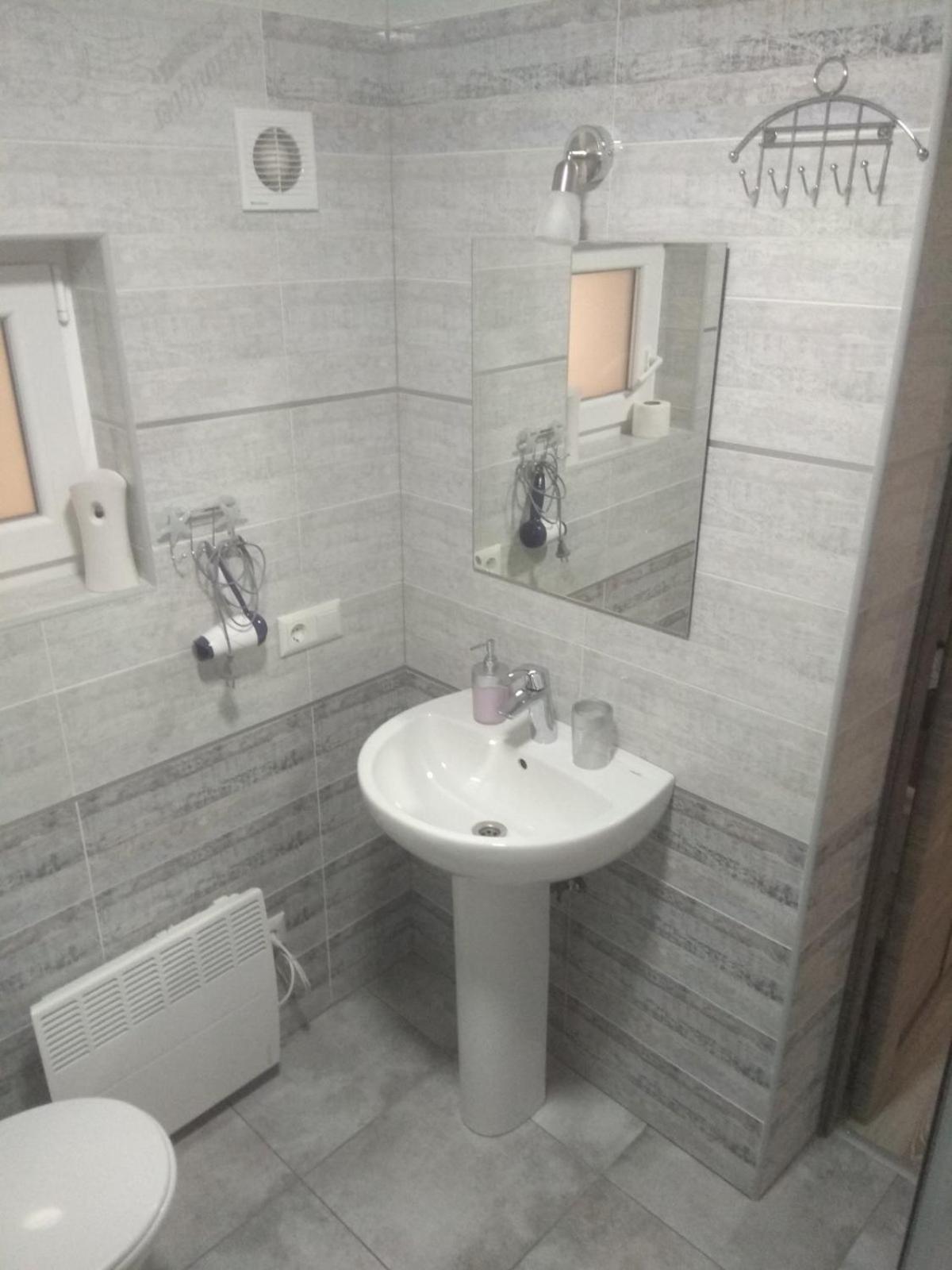 Deluxe Room (2 Adults + 1 Child) photo 2