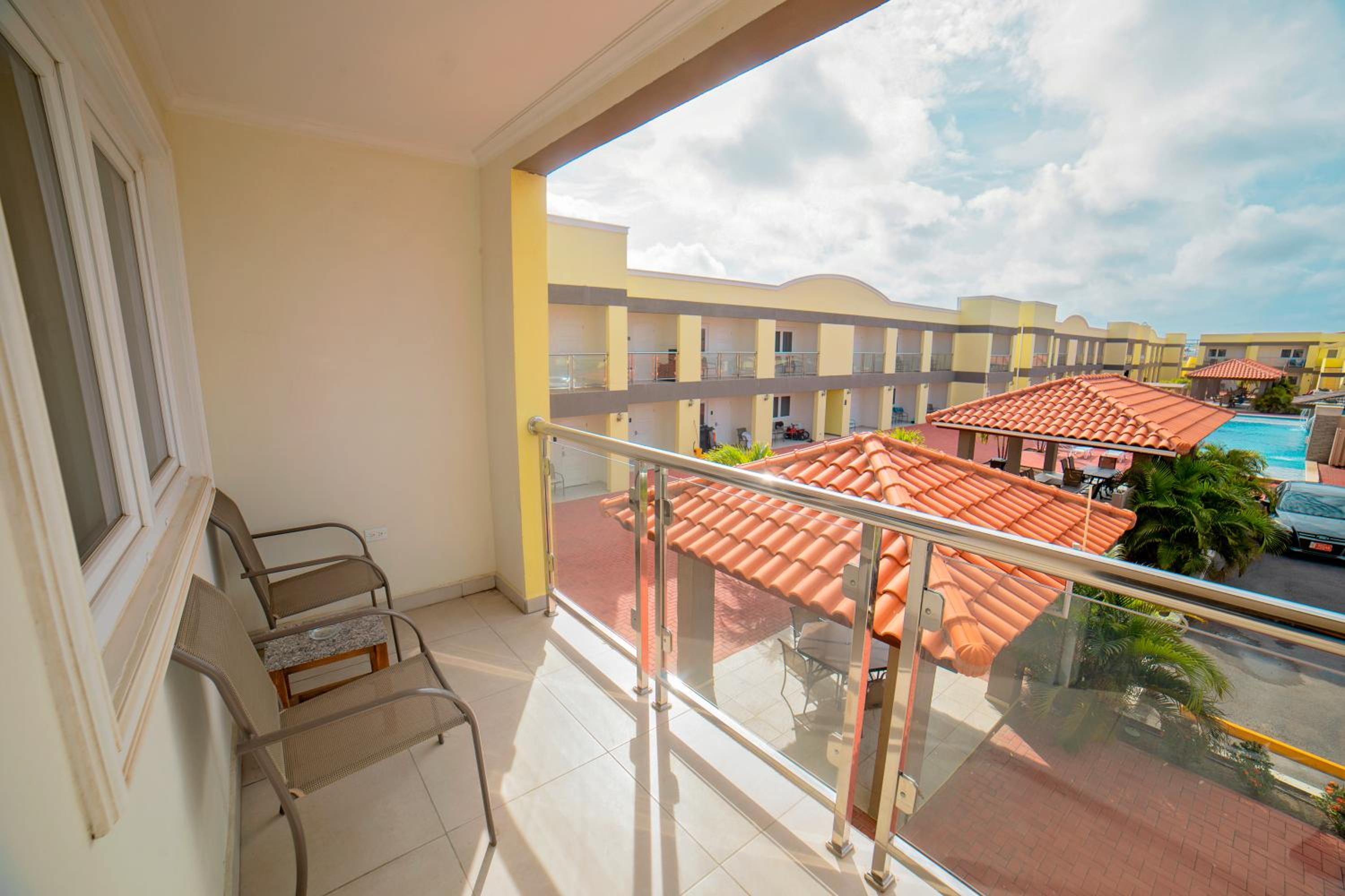 One-Bedroom Apartment with Balcony photo 3