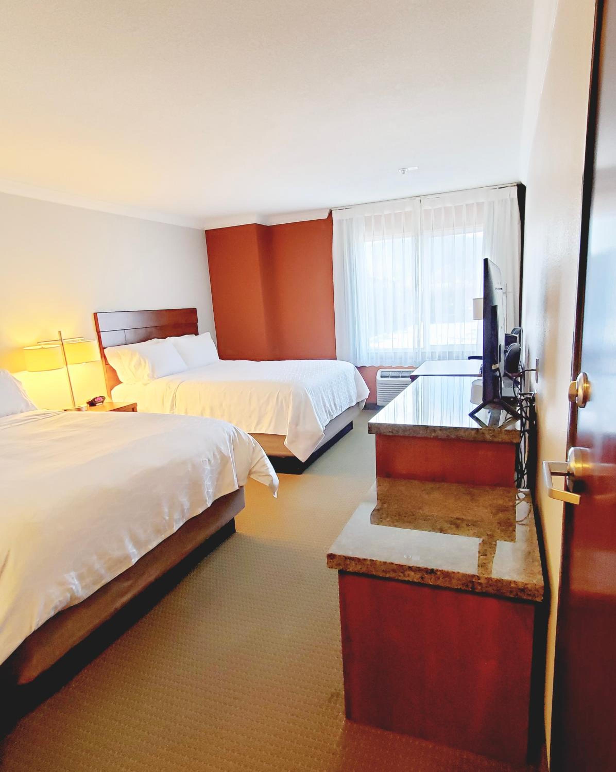 Standard Room with Two Queen Beds - Photo 1