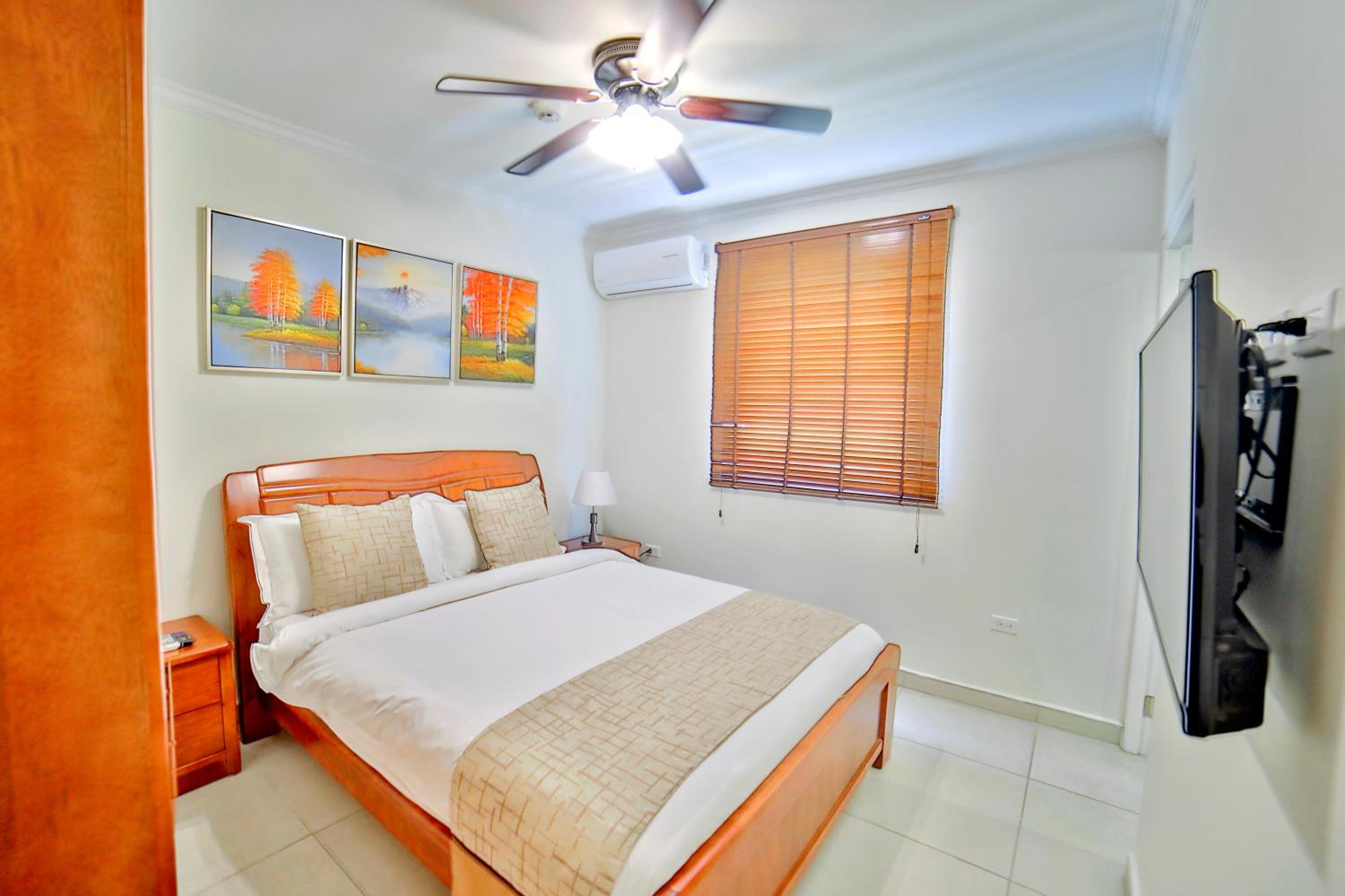 Two-Bedroom Apartment with Balcony photo 2