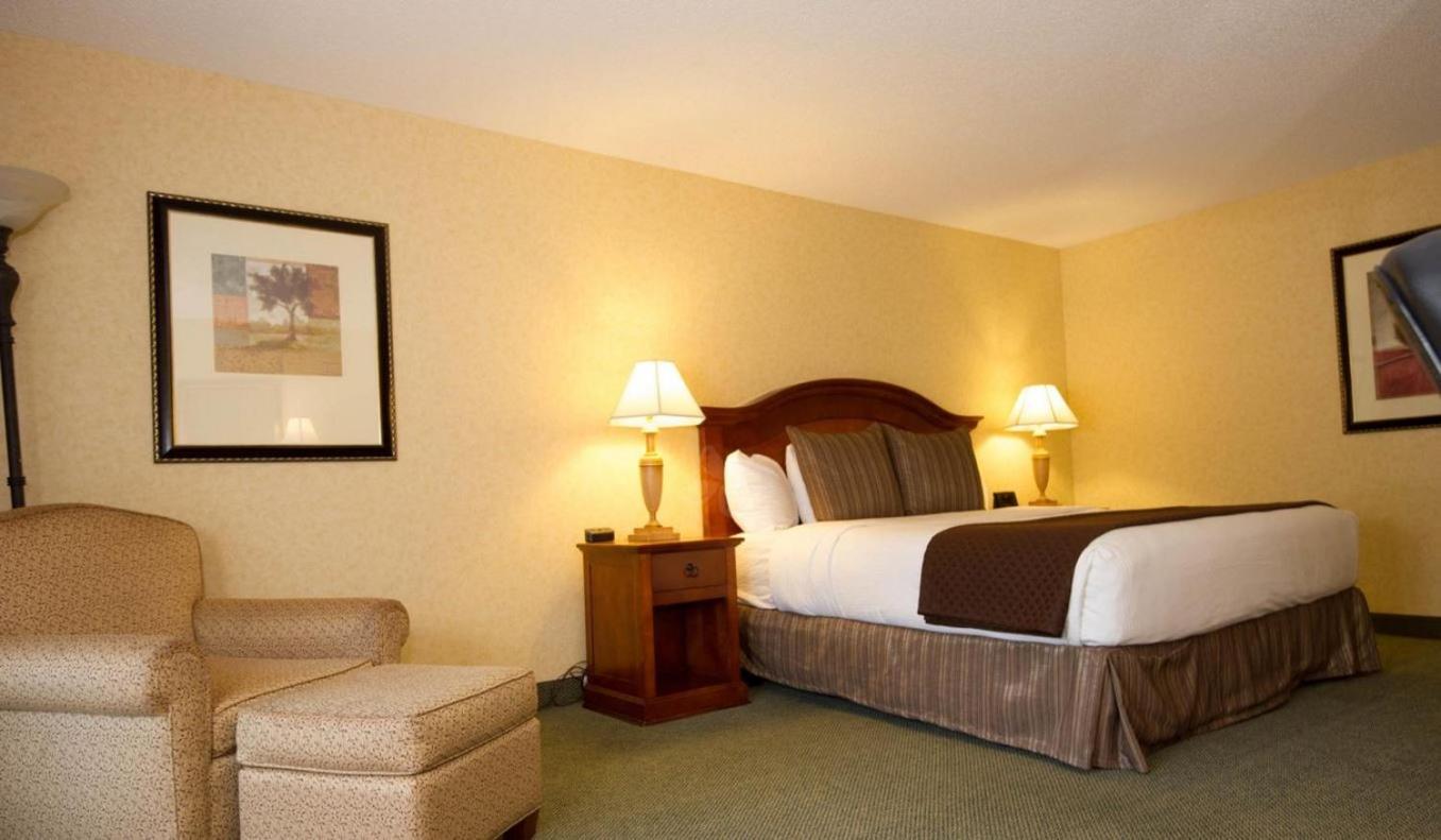 Economy Queen Room photo 2
