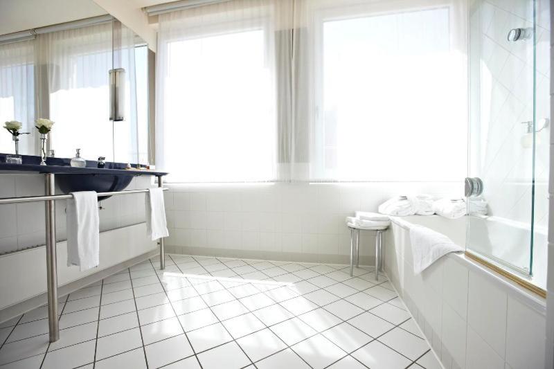 Suite - Photo 4