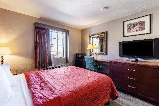 King Room - Smoking/Interior hall photo 1