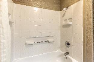 King Room - Smoking/Interior hall photo 3