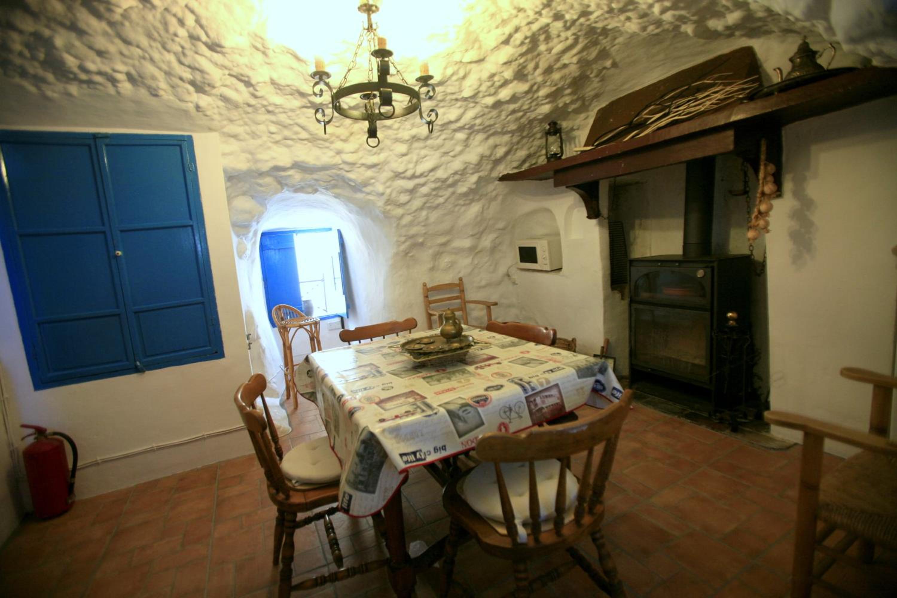 Three-Bedroom House photo 3