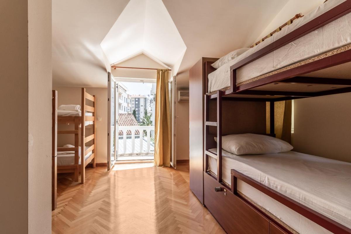 Single Room with Private Bathroom photo 3