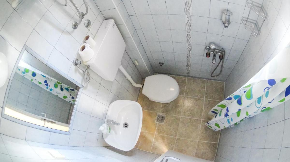 Single Room with Private Bathroom photo 2