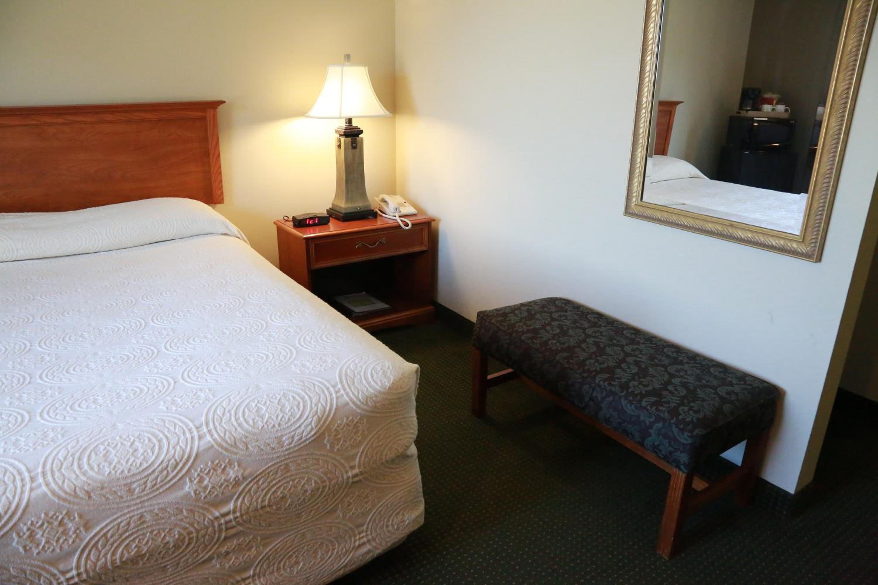 Standard Queen Room - Photo 1