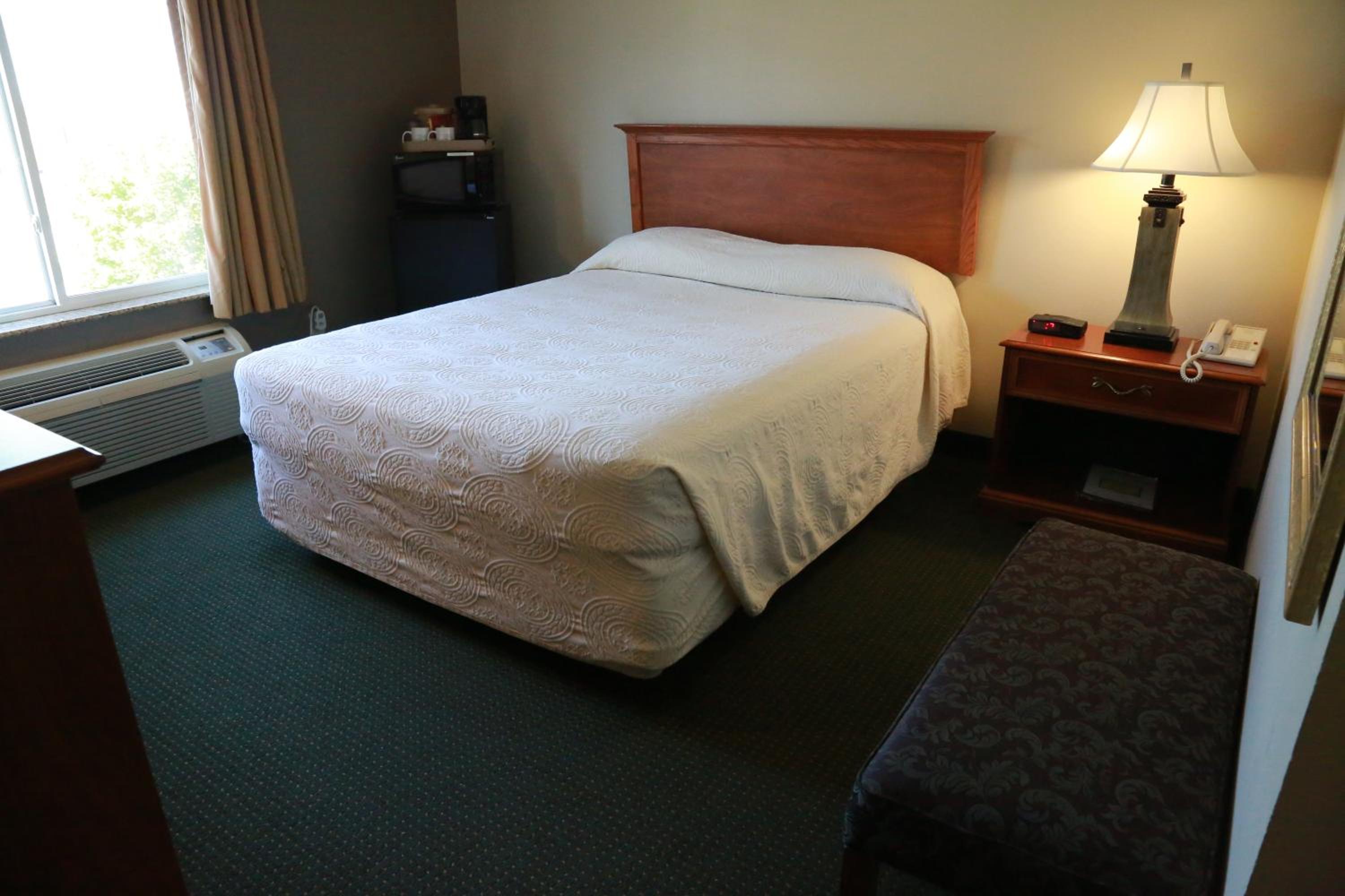 Standard Queen Room - Photo 3