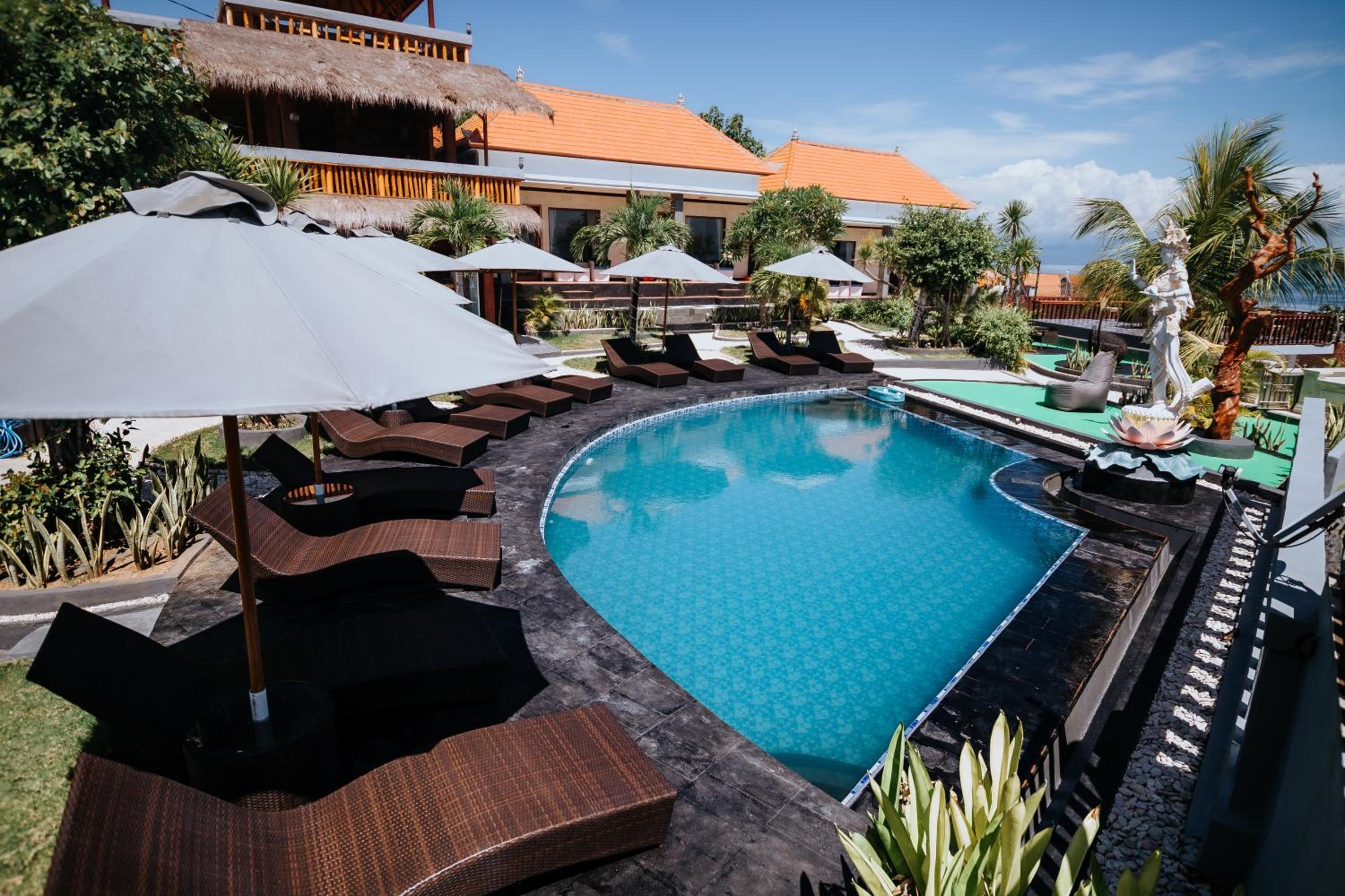 Deluxe Suite with Sea View - Photo 9