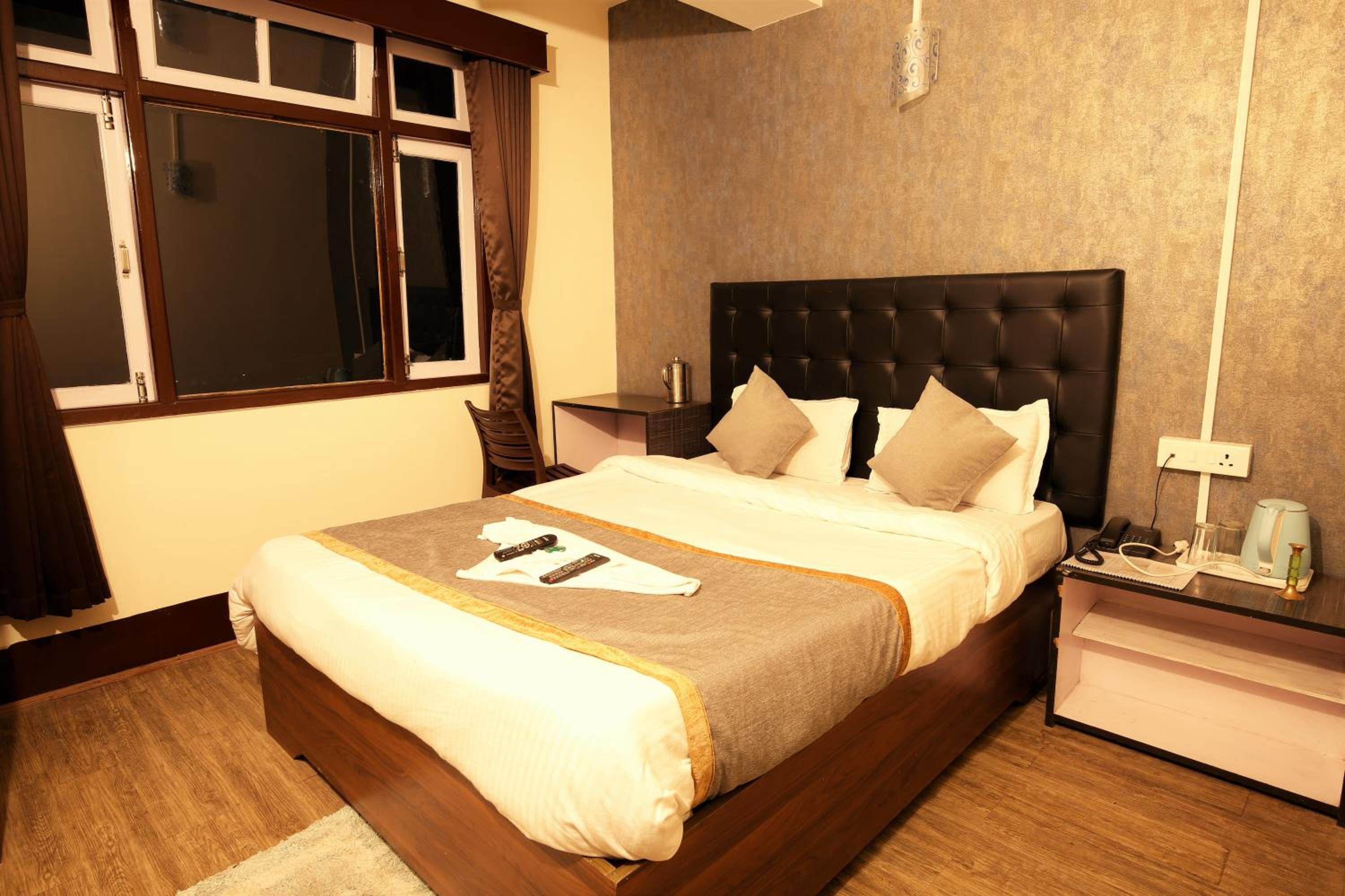 Deluxe Room - Photo 18