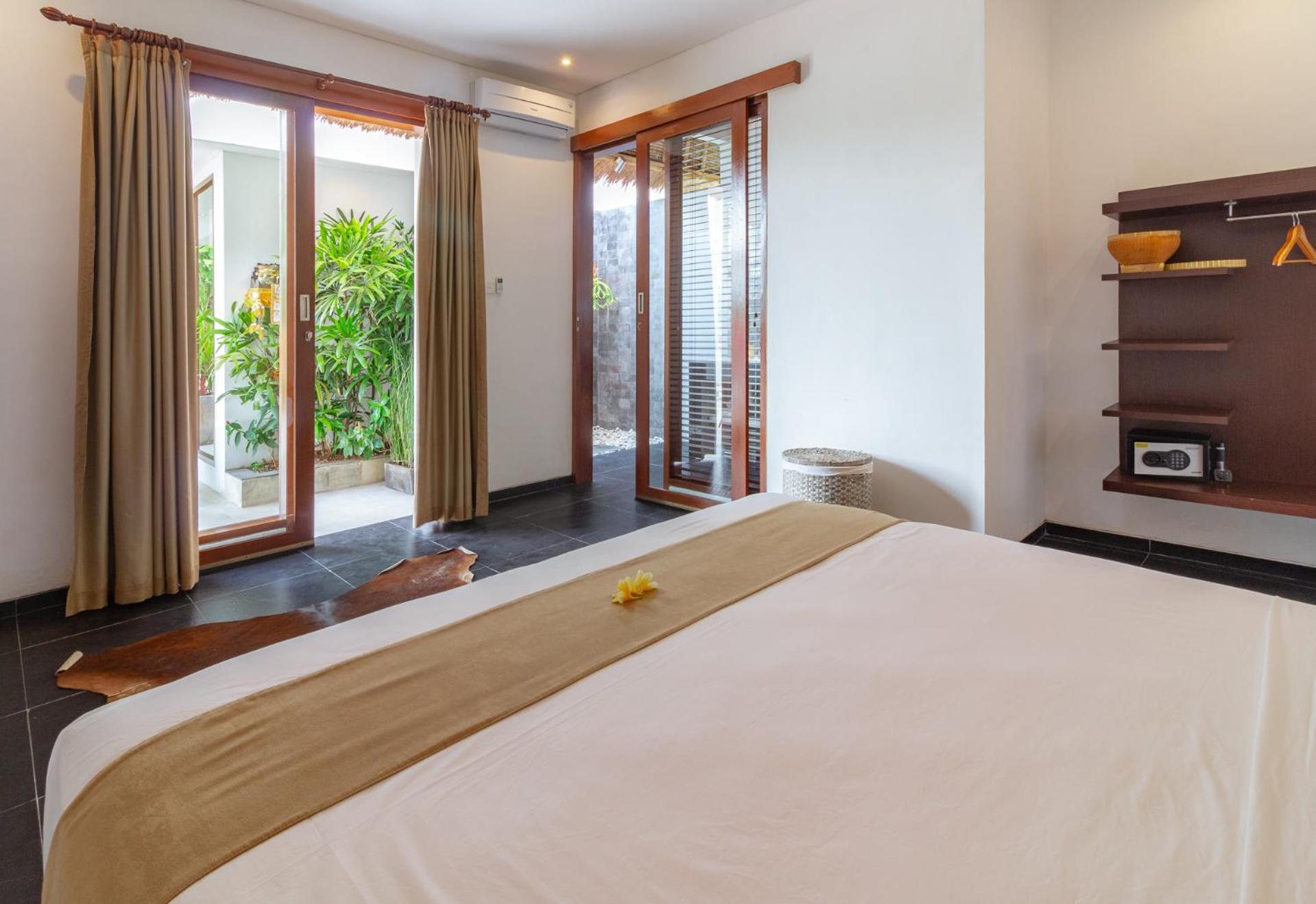 Three-Bedroom Villa - Photo 1