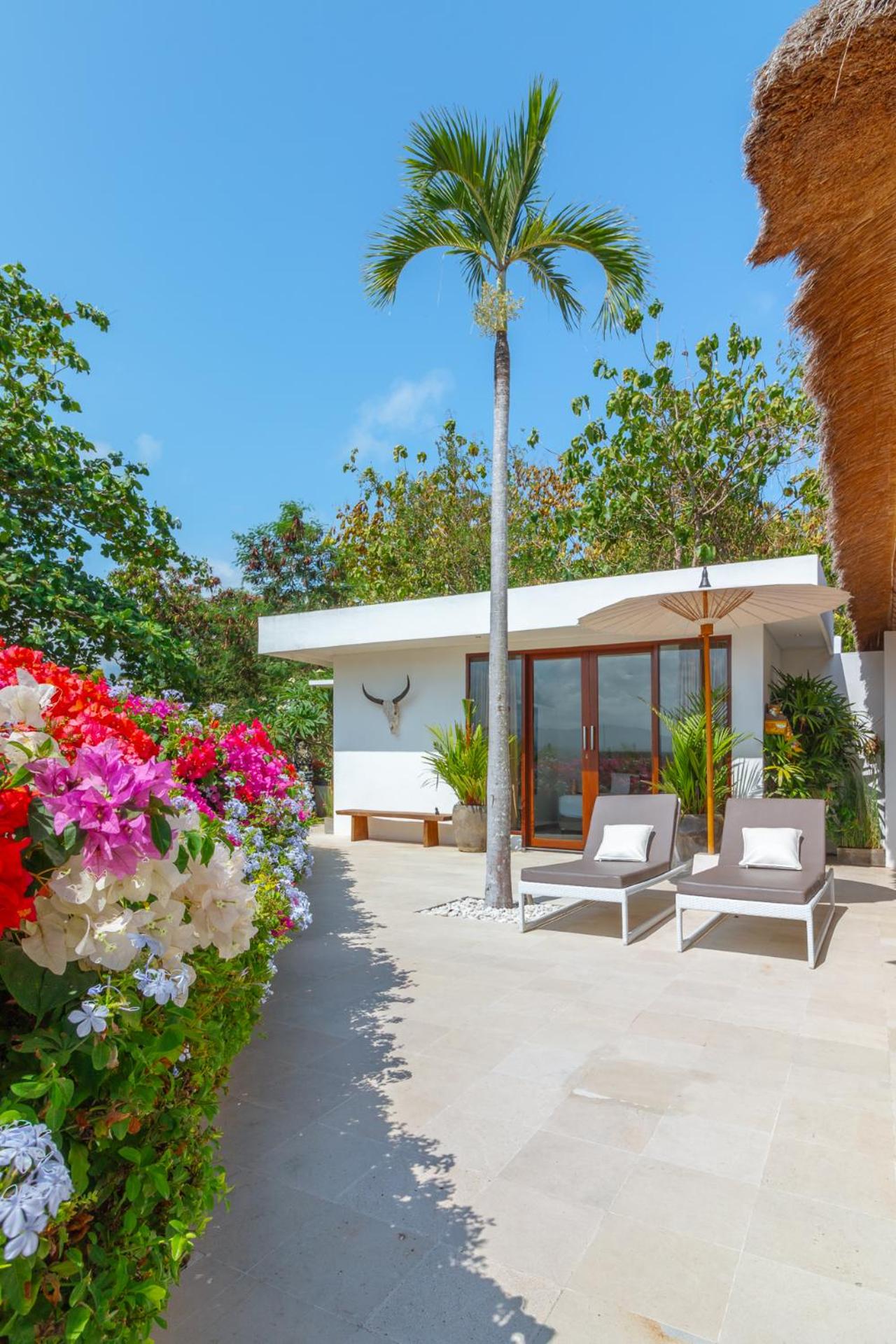 Three-Bedroom Villa - Photo 4