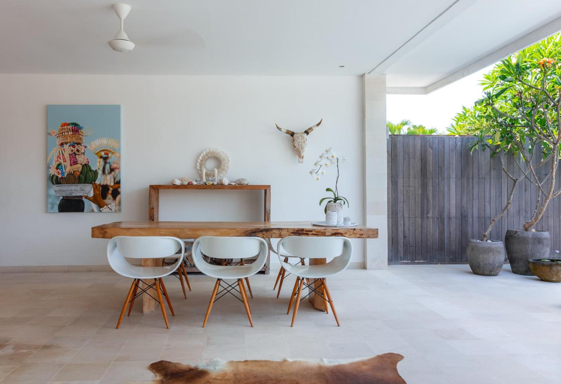 Three-Bedroom Villa - Photo 2
