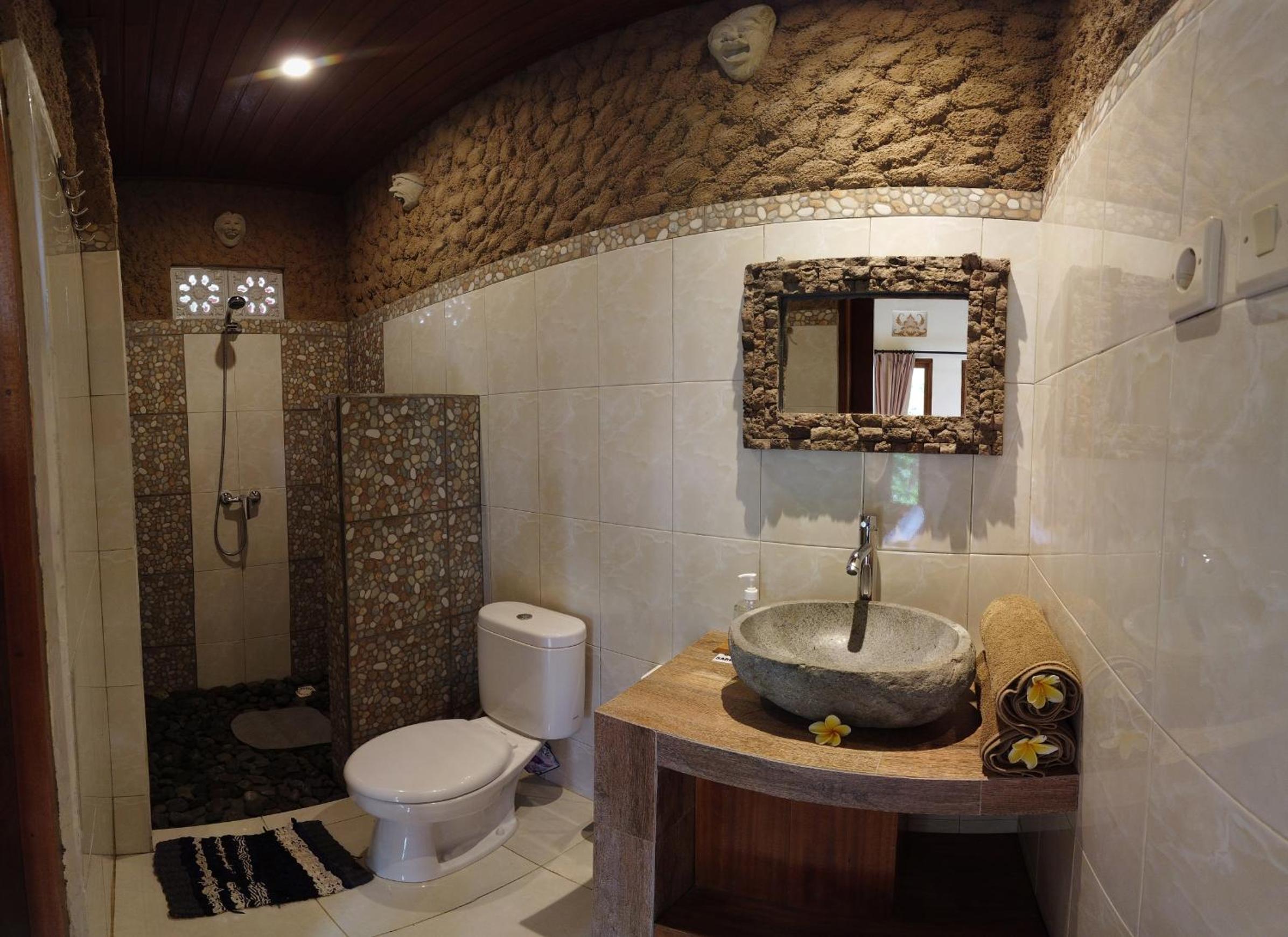 Double Room with Balcony - Photo 12