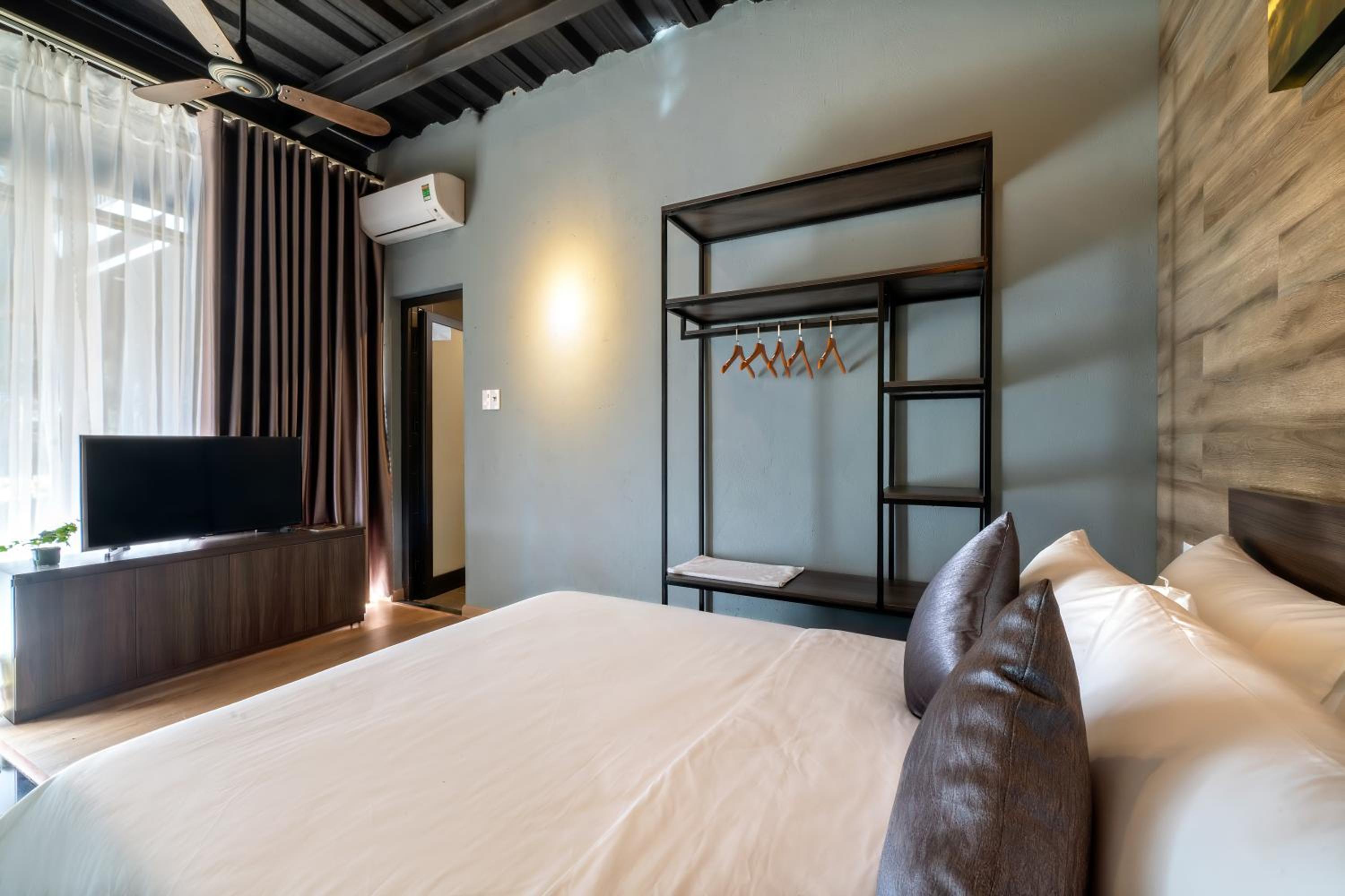 Small Single Room