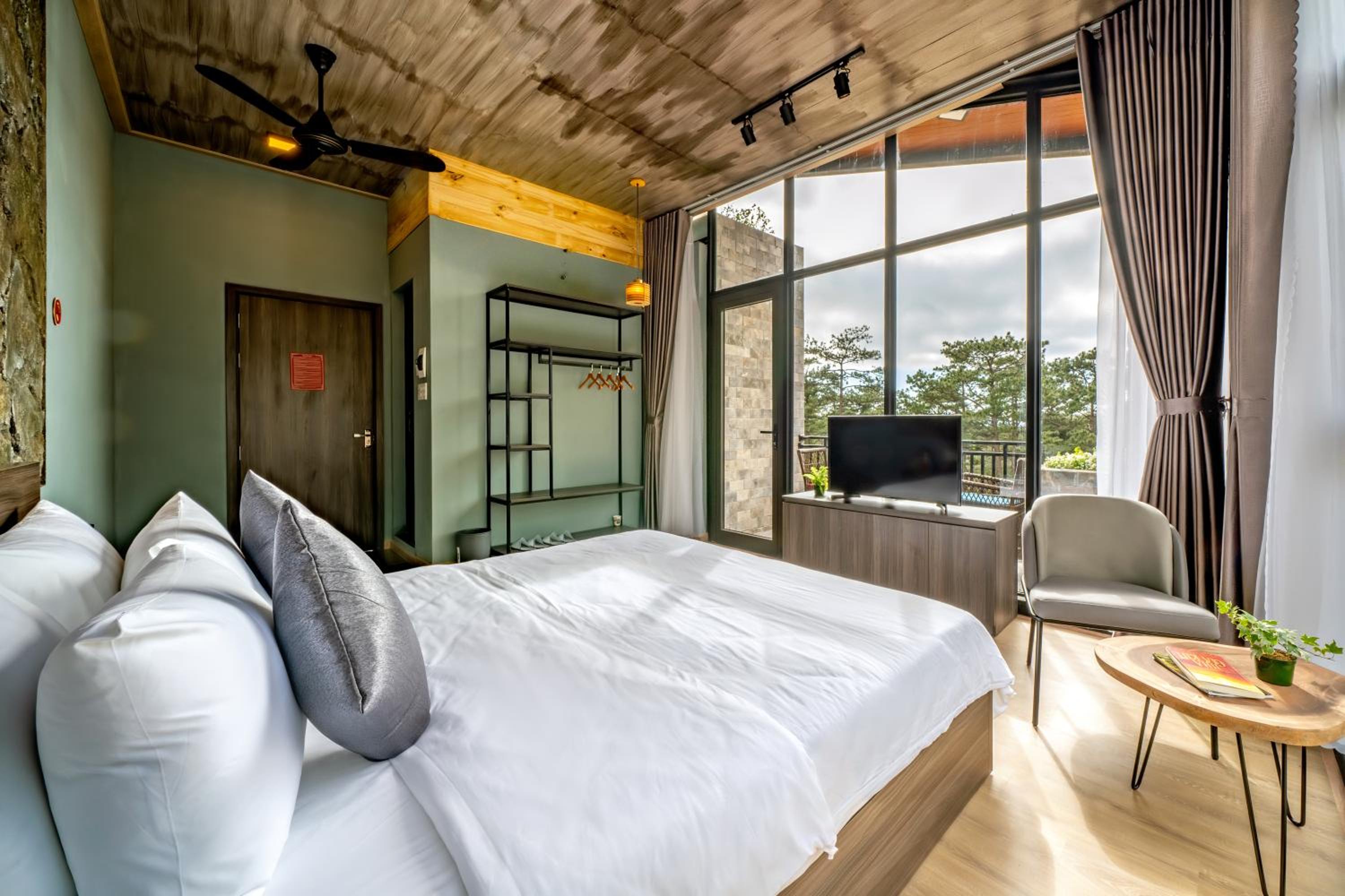Deluxe Double Room with Balcony