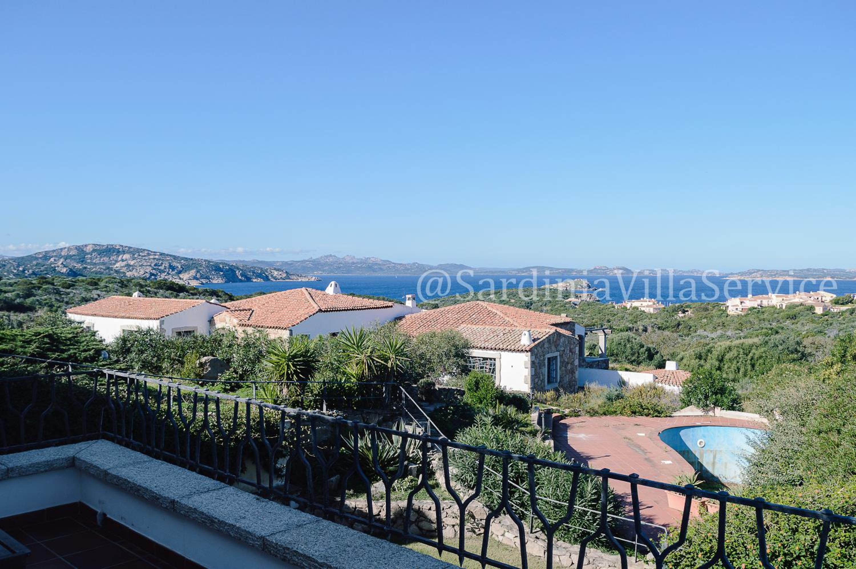 Villa photo 3