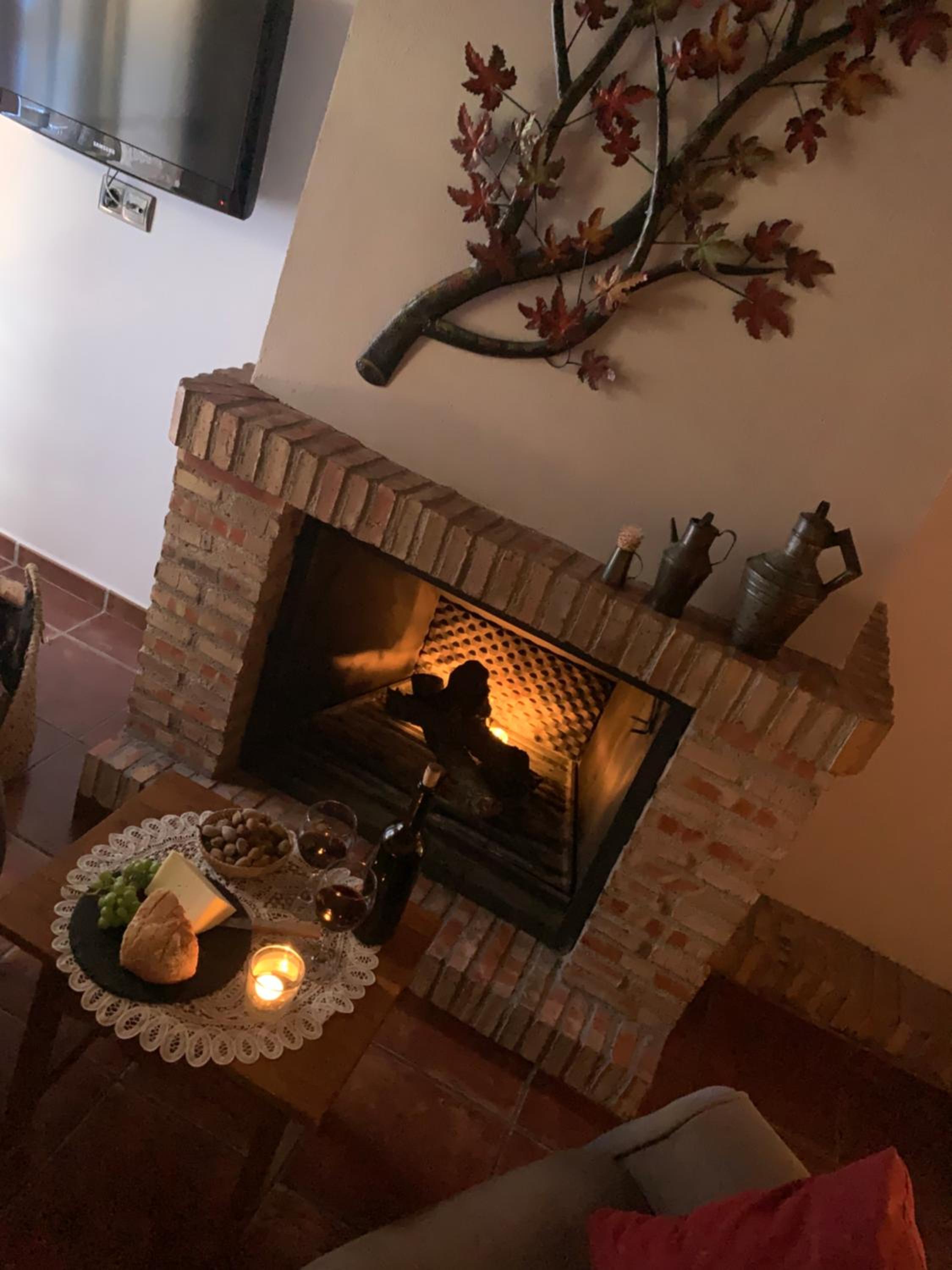 One Bedroom Apartment with Terrace - Photo 6