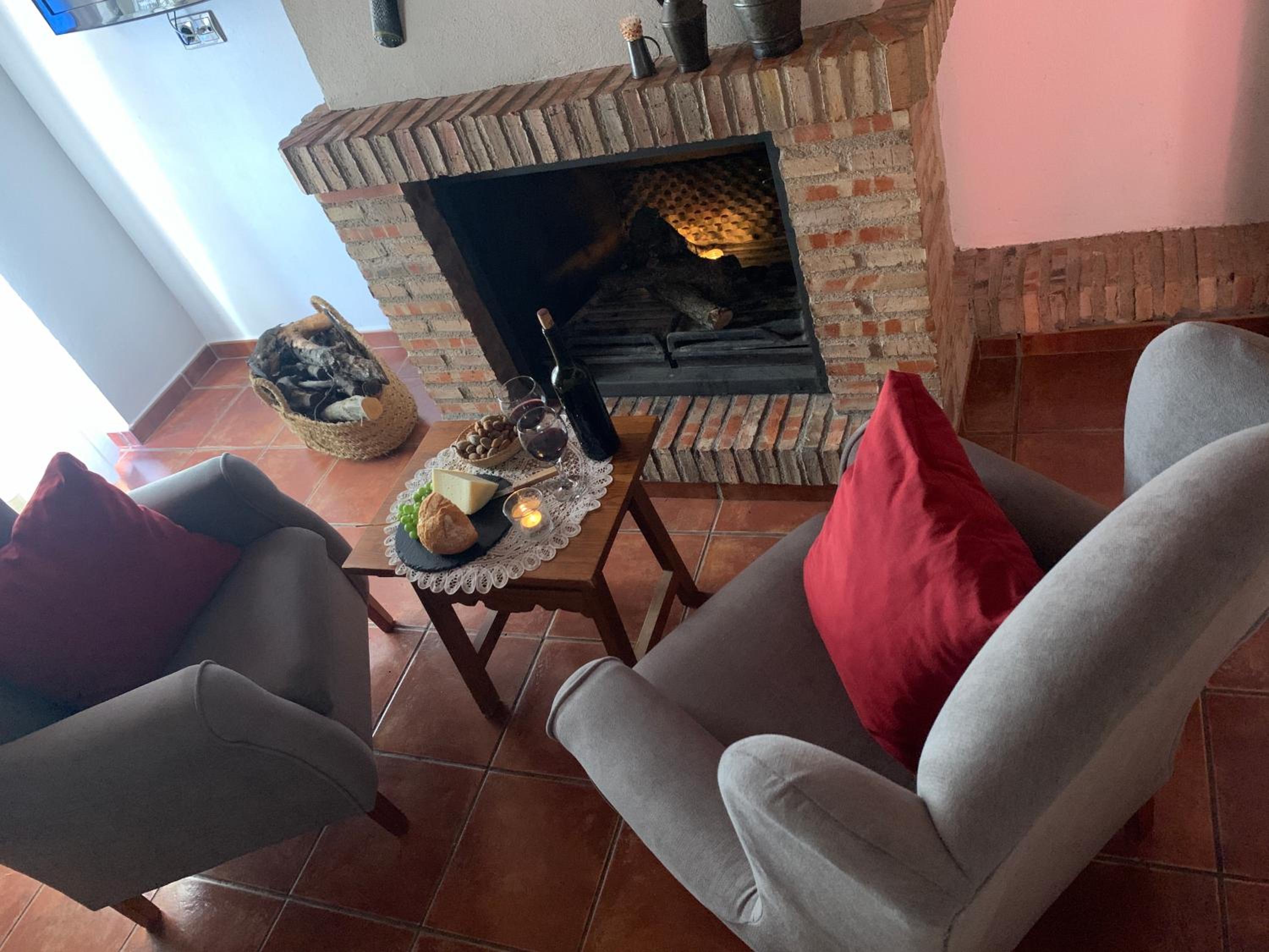 One Bedroom Apartment with Terrace - Photo 5