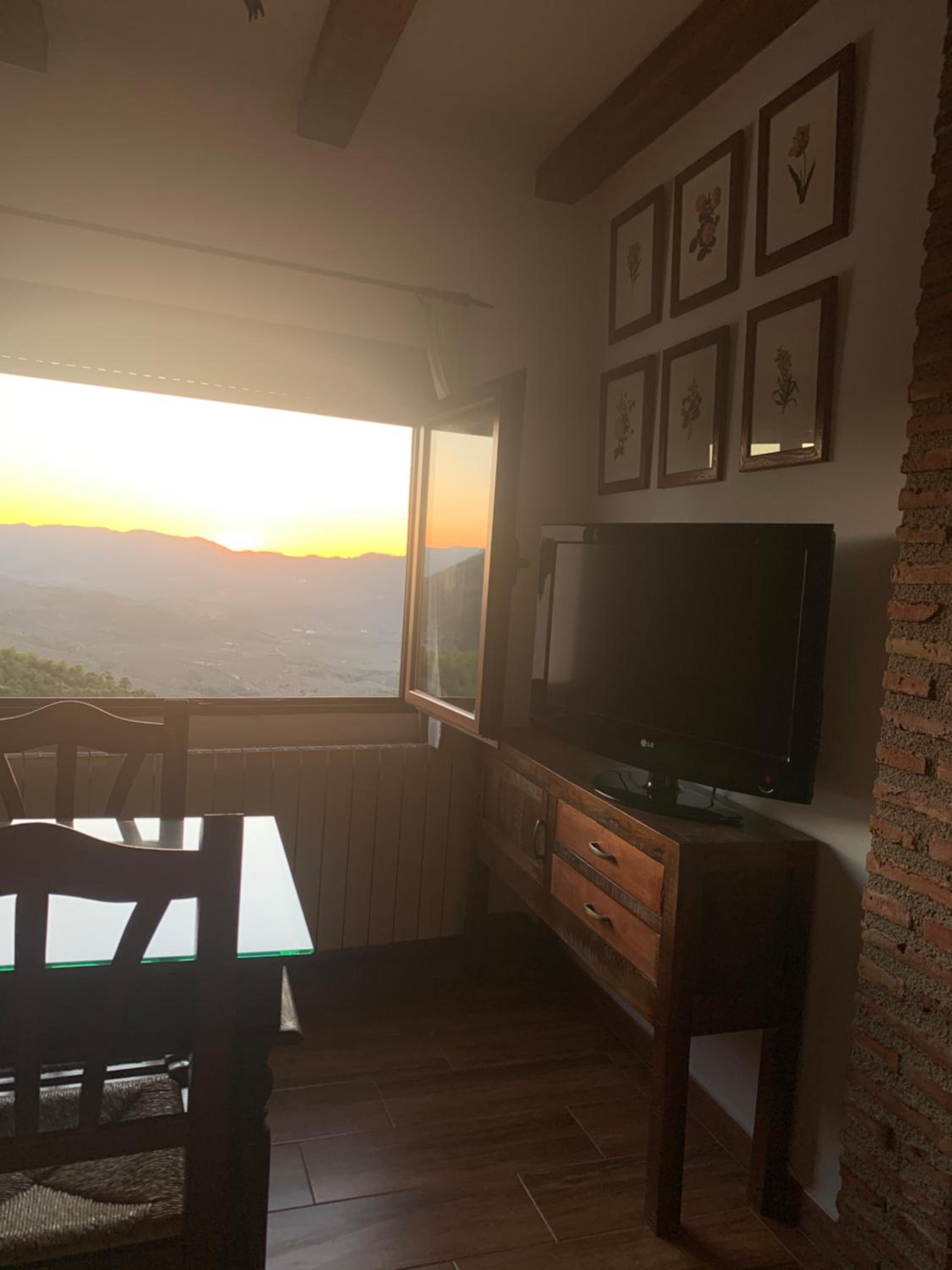 One-Bedroom Apartment - Photo 11
