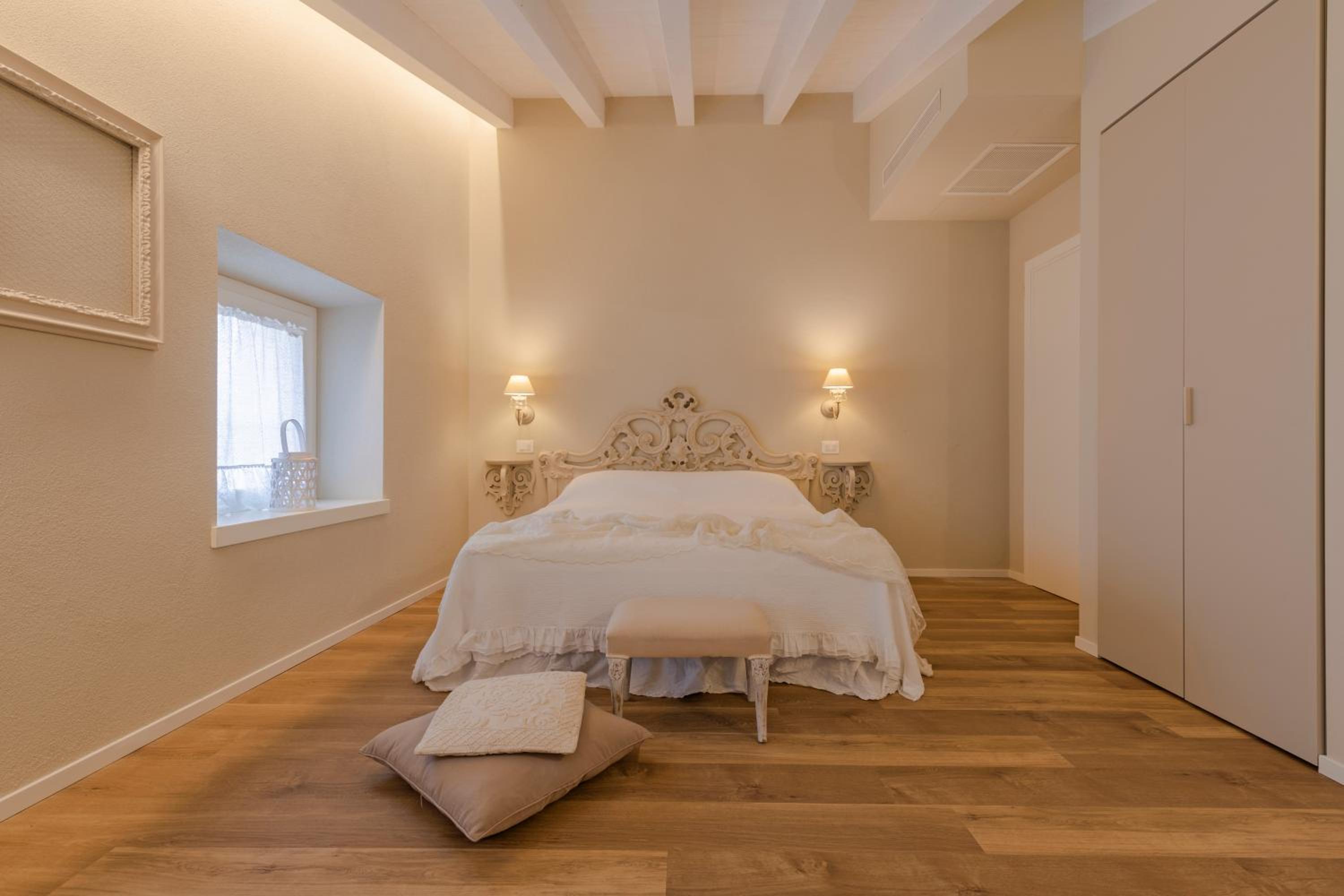 Double Room with Private Bathroom - Photo 1