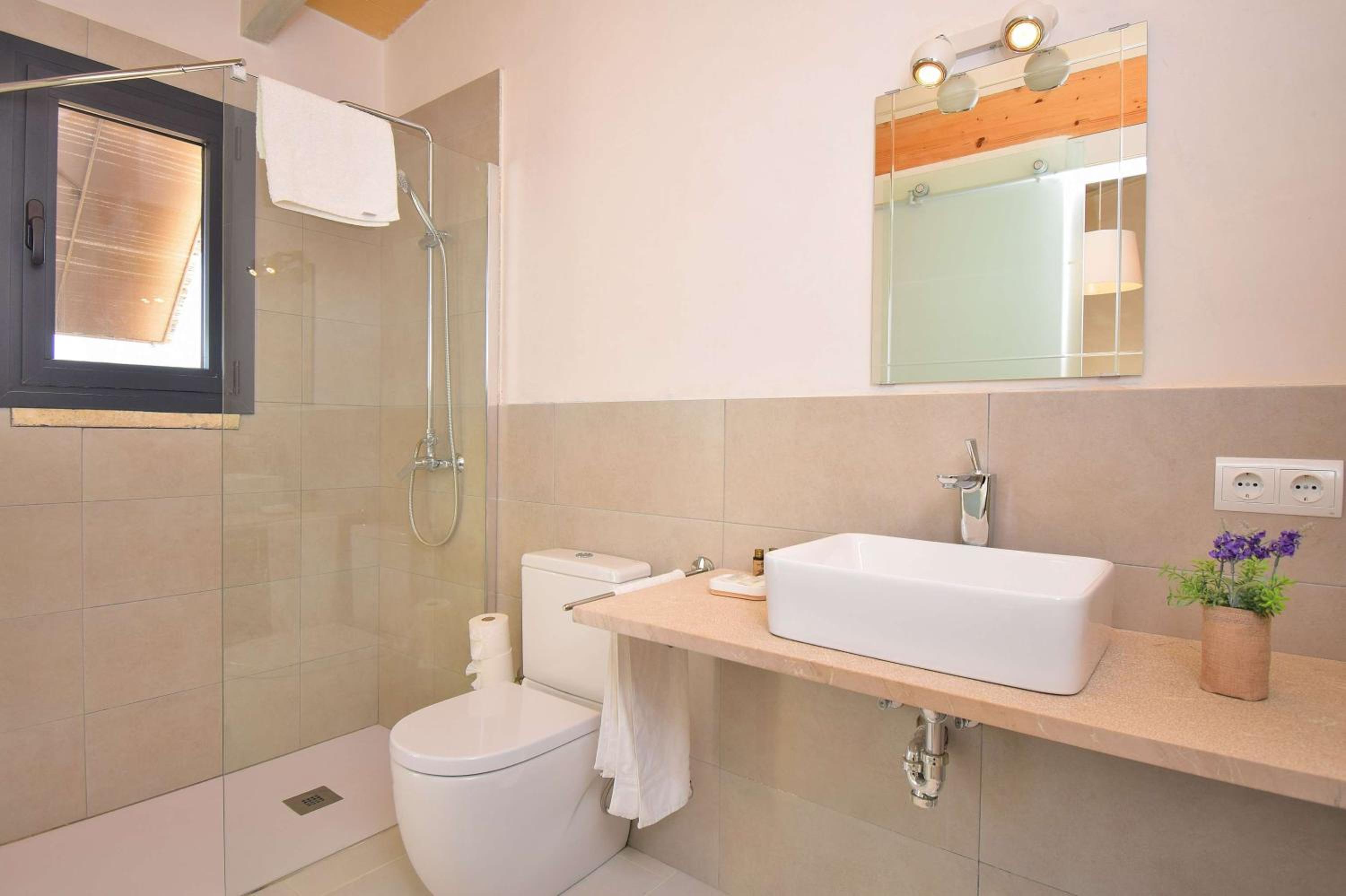 Double Room with Pool View photo 3