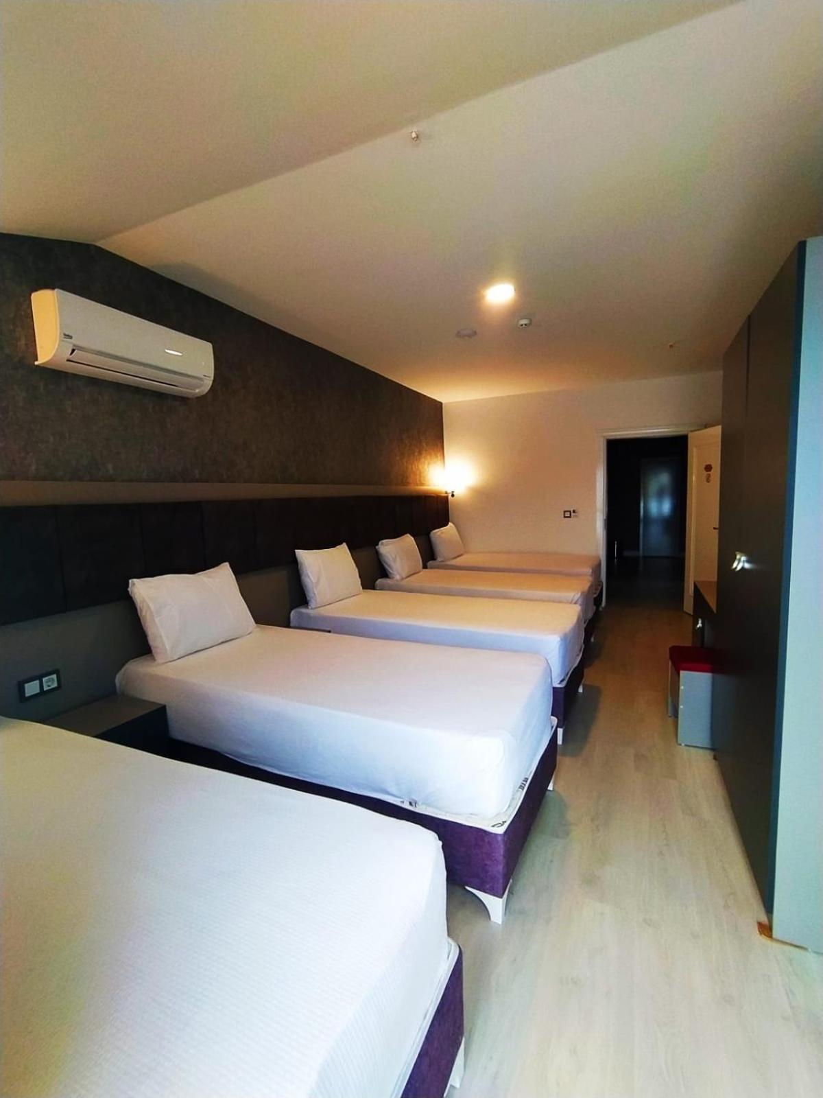 Deluxe Quadruple Room