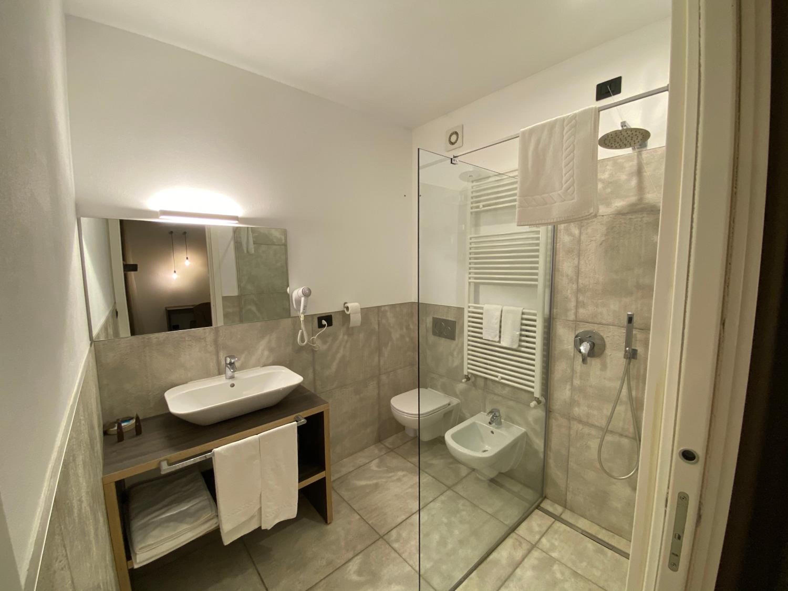 Family Double Room - Photo 4