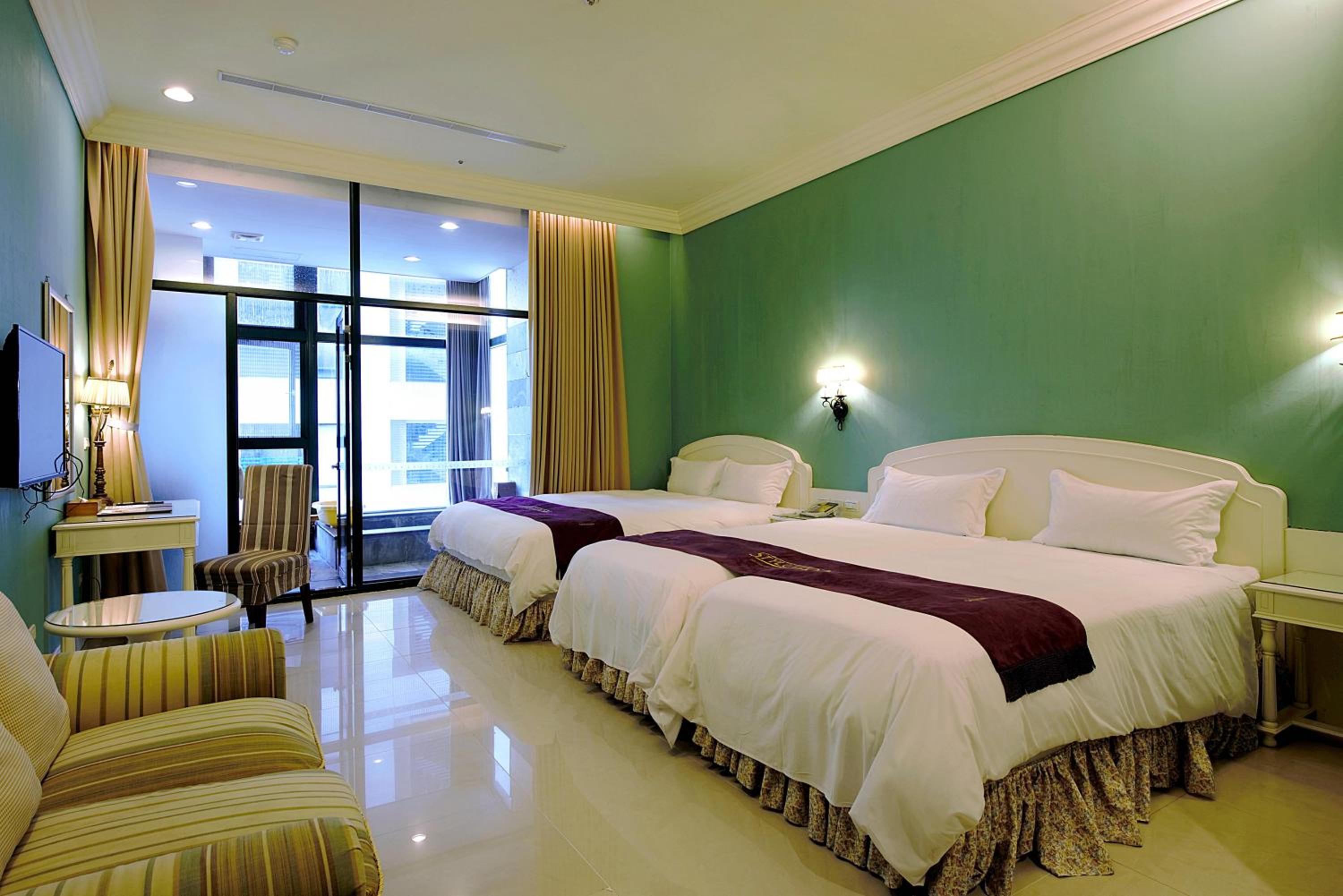 Standard Quadruple Room - Photo 6