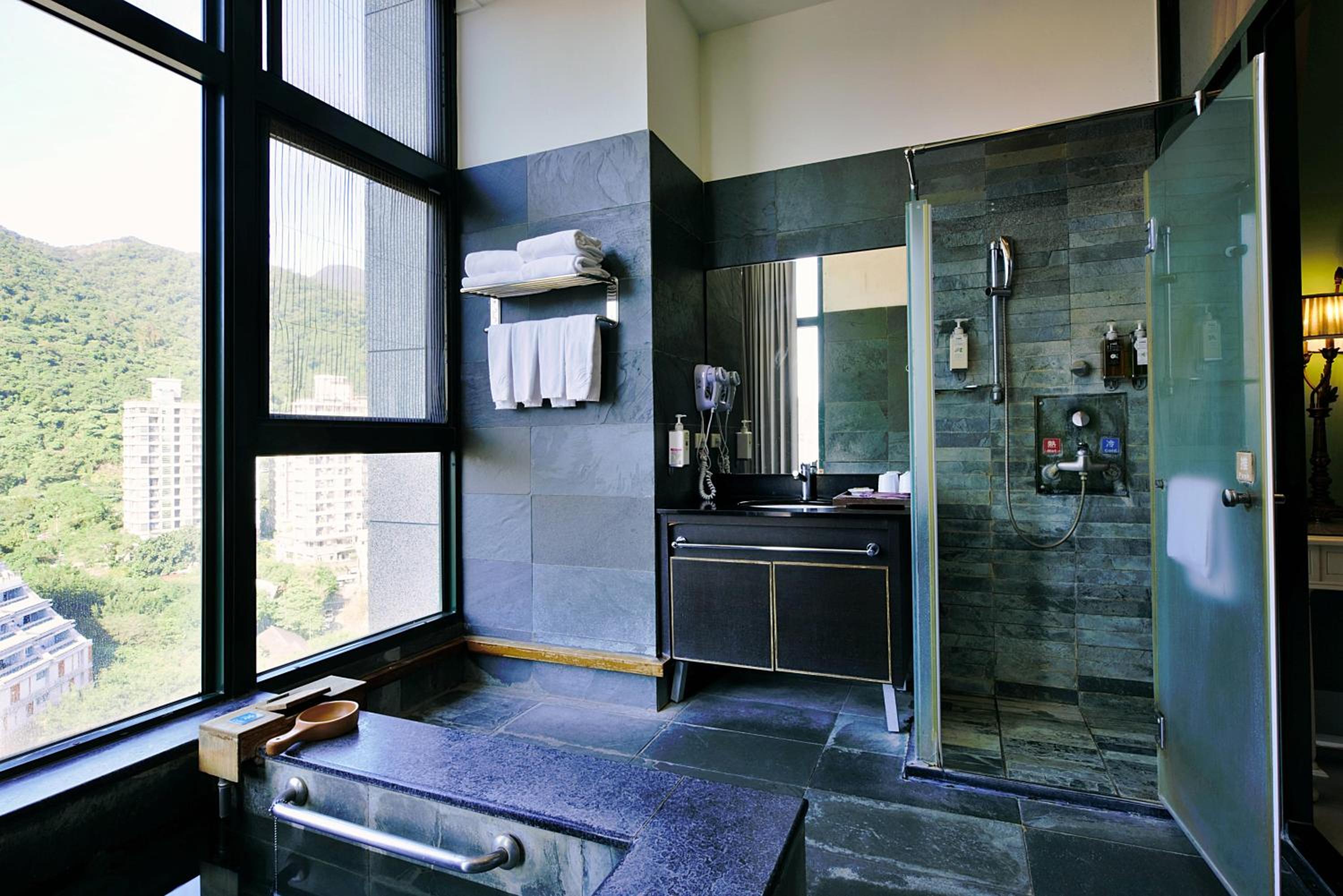 Standard Quadruple Room - Photo 3