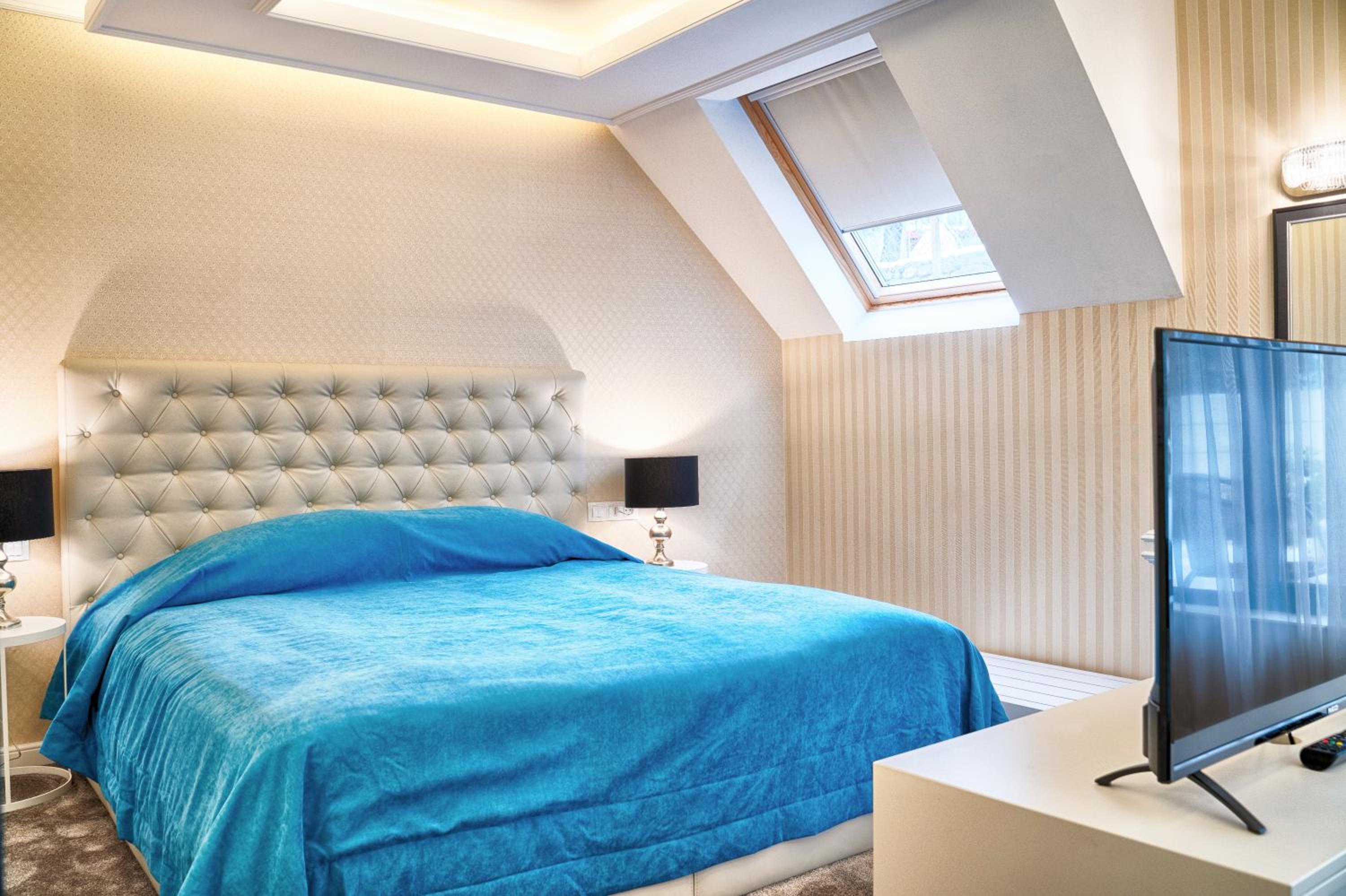 Studio with Balcony - Free Spa Access