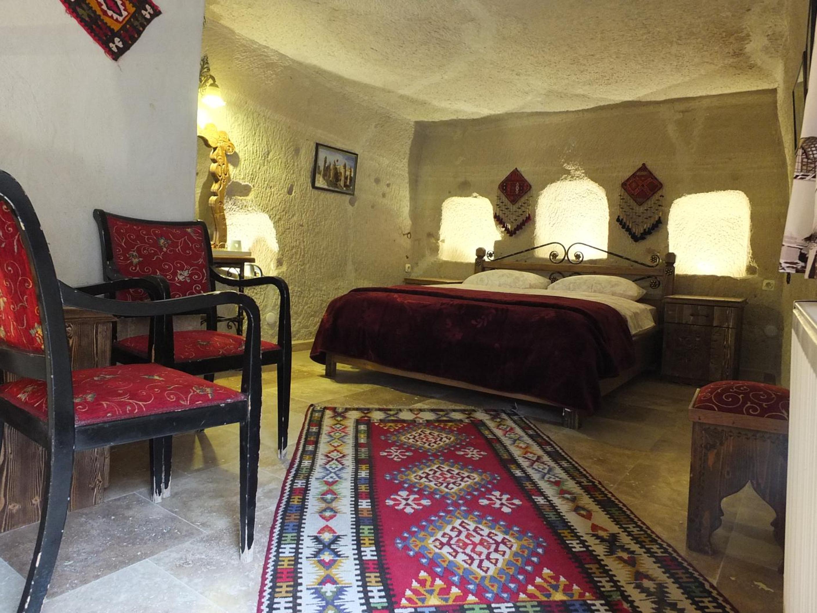 Deluxe Room - Photo 1