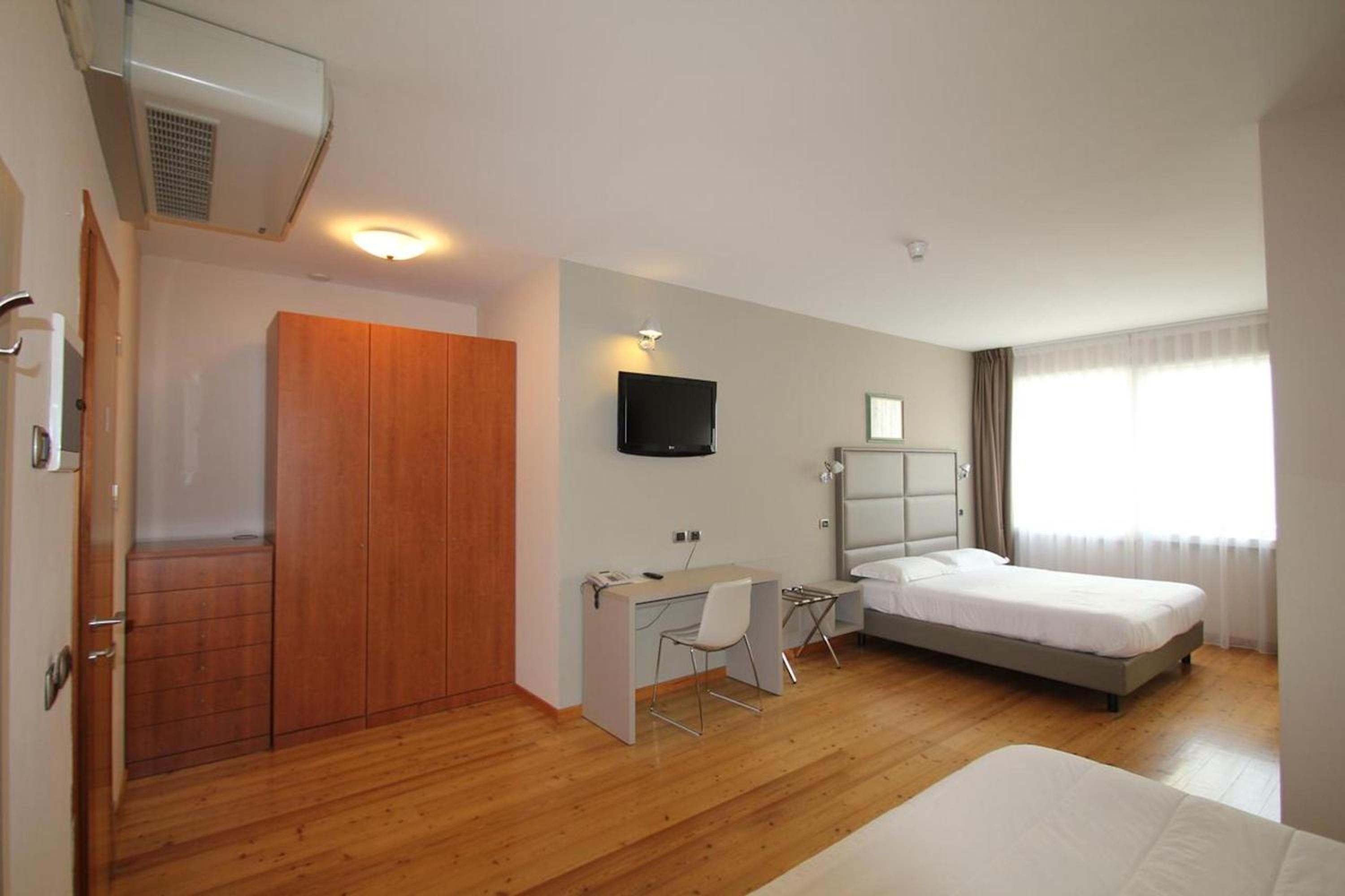 Quadruple Room - Photo 4