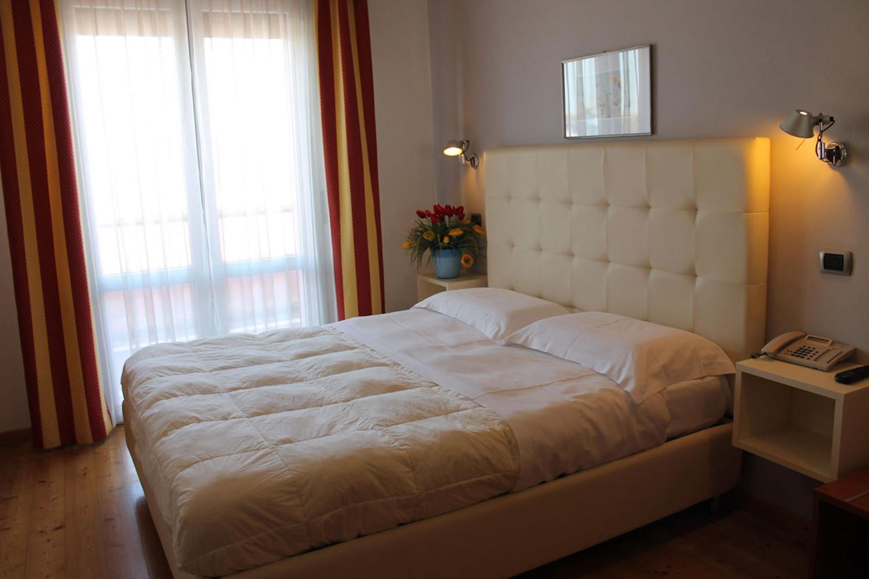 Deluxe Double or Twin Room photo 2