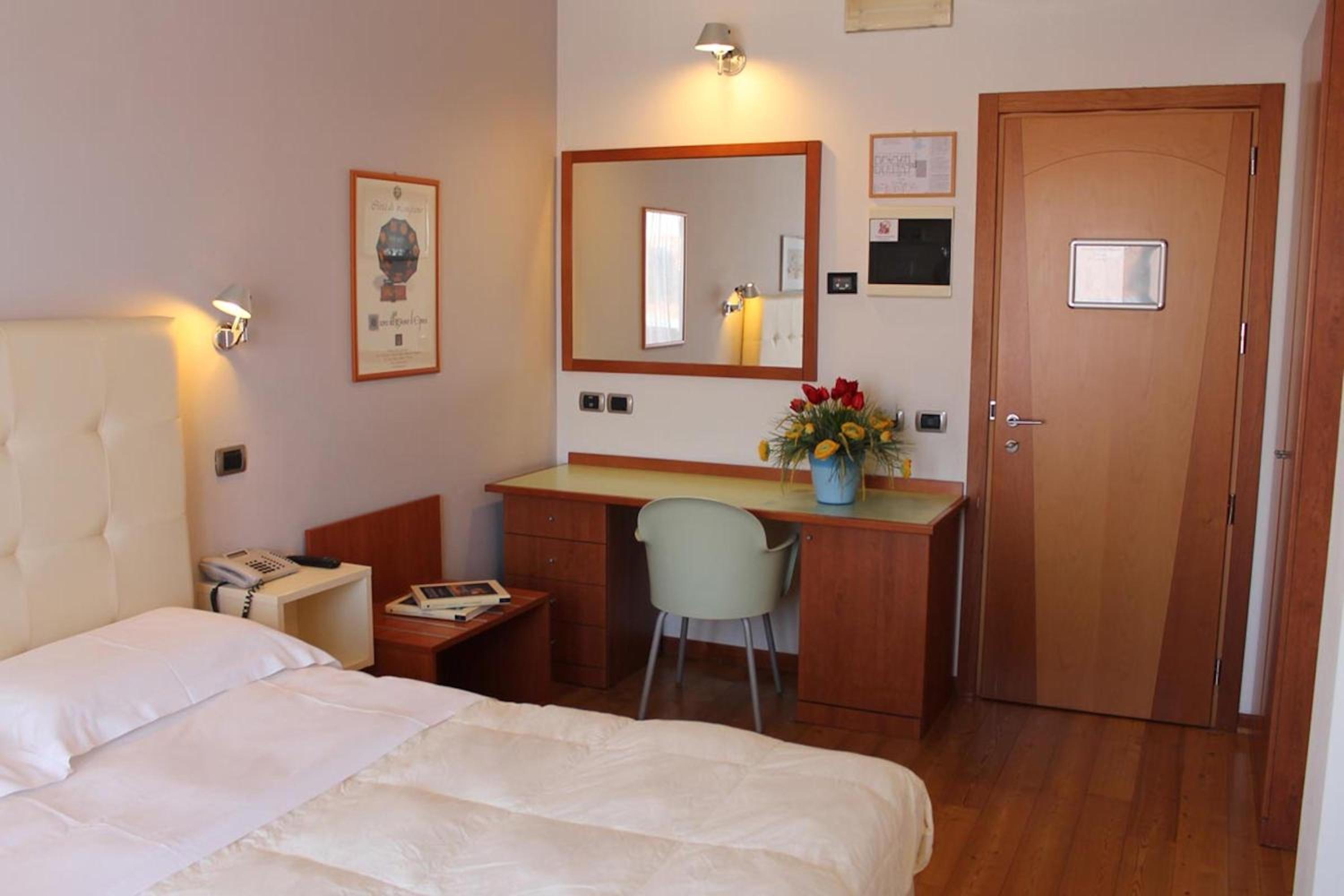 Deluxe Double or Twin Room photo 1