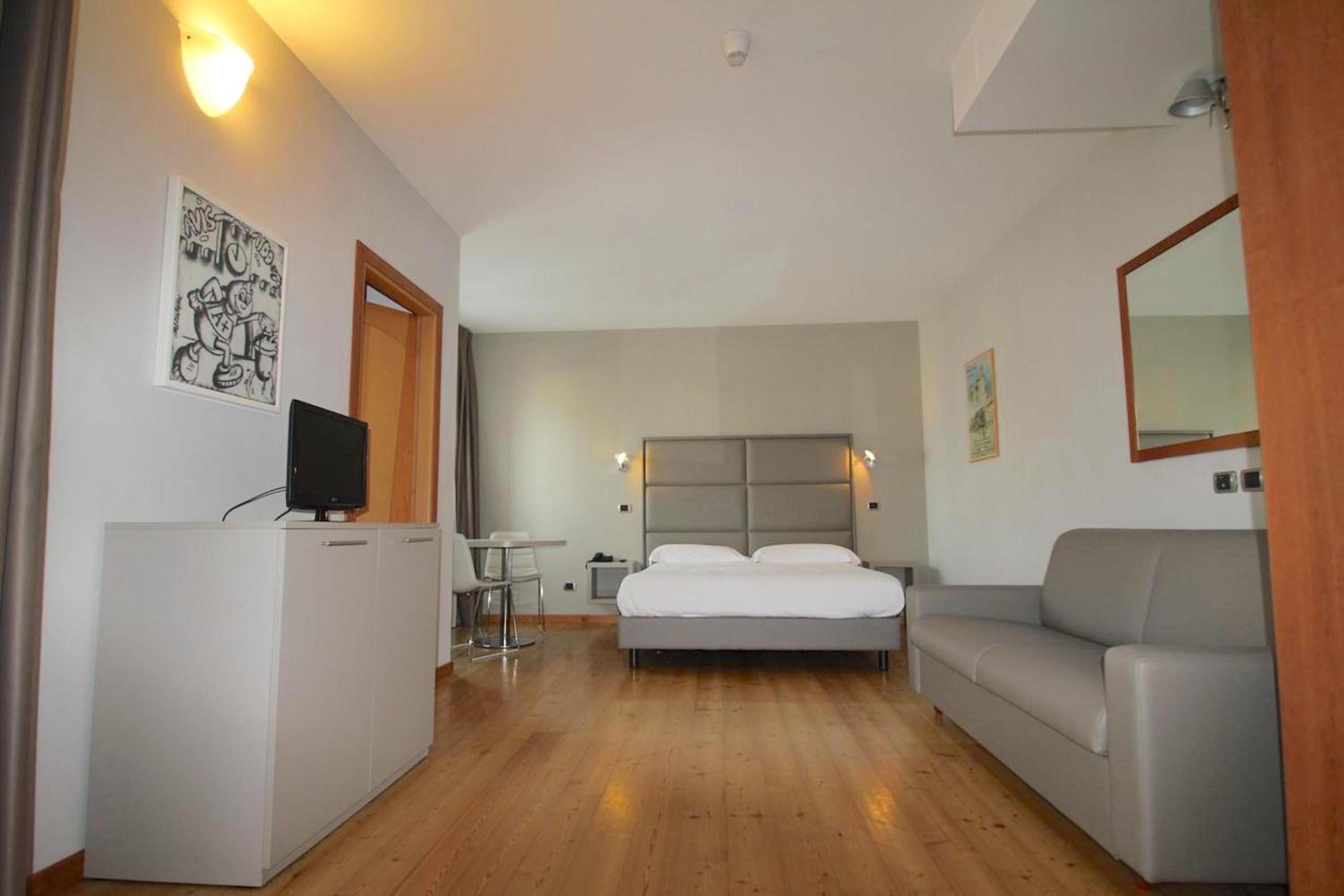 Triple Room - Photo 9