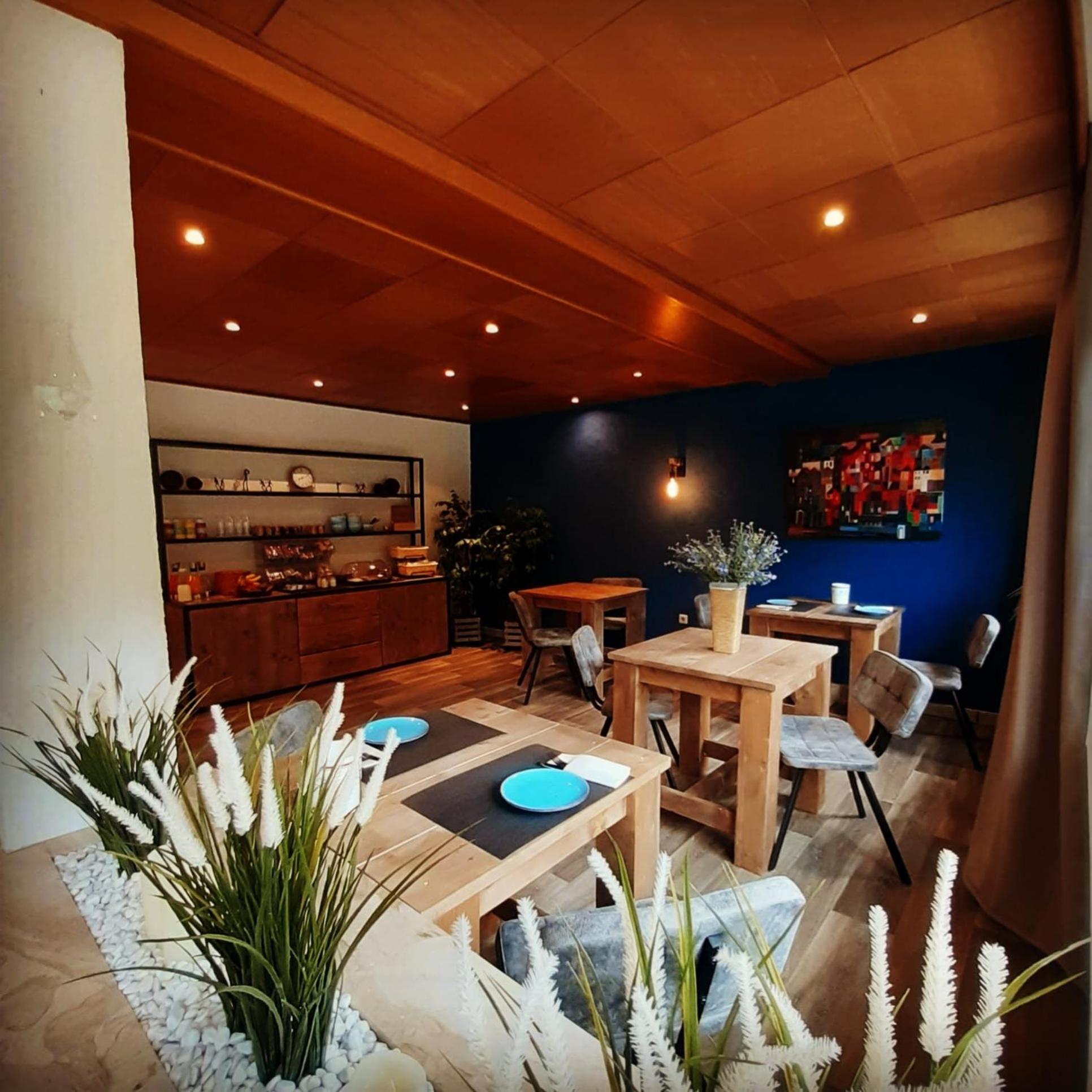 Deluxe Double Room with Balcony and Sea View - Photo 6
