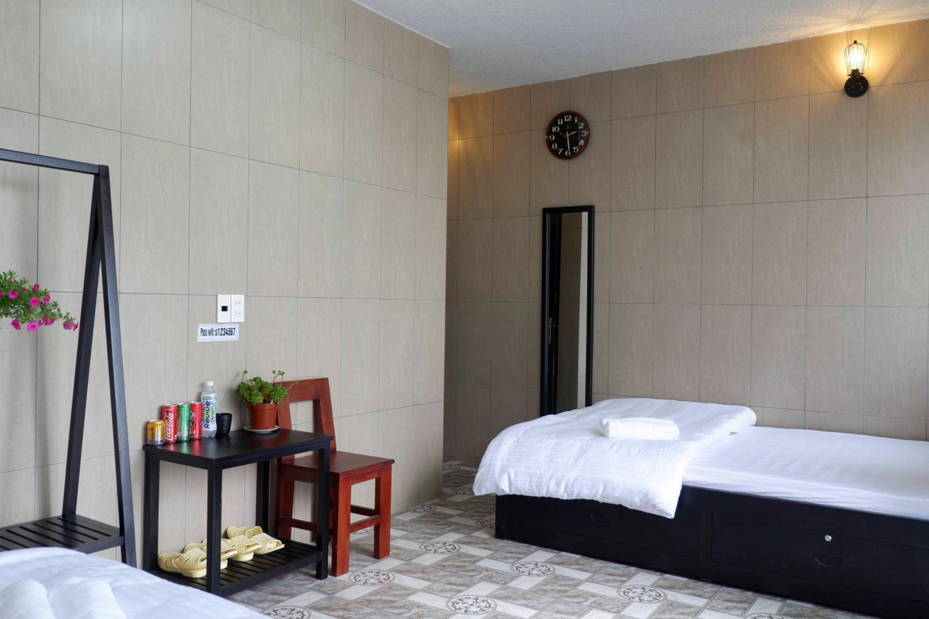Twin Room with Shower