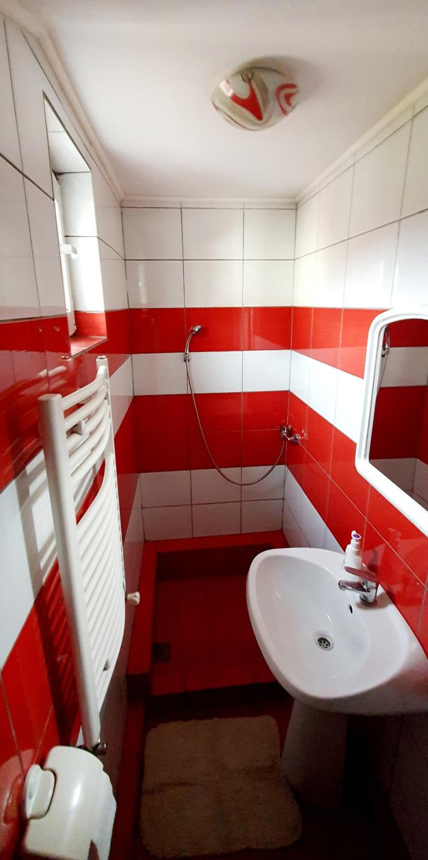 Twin Room with Private Bathroom - Photo 3